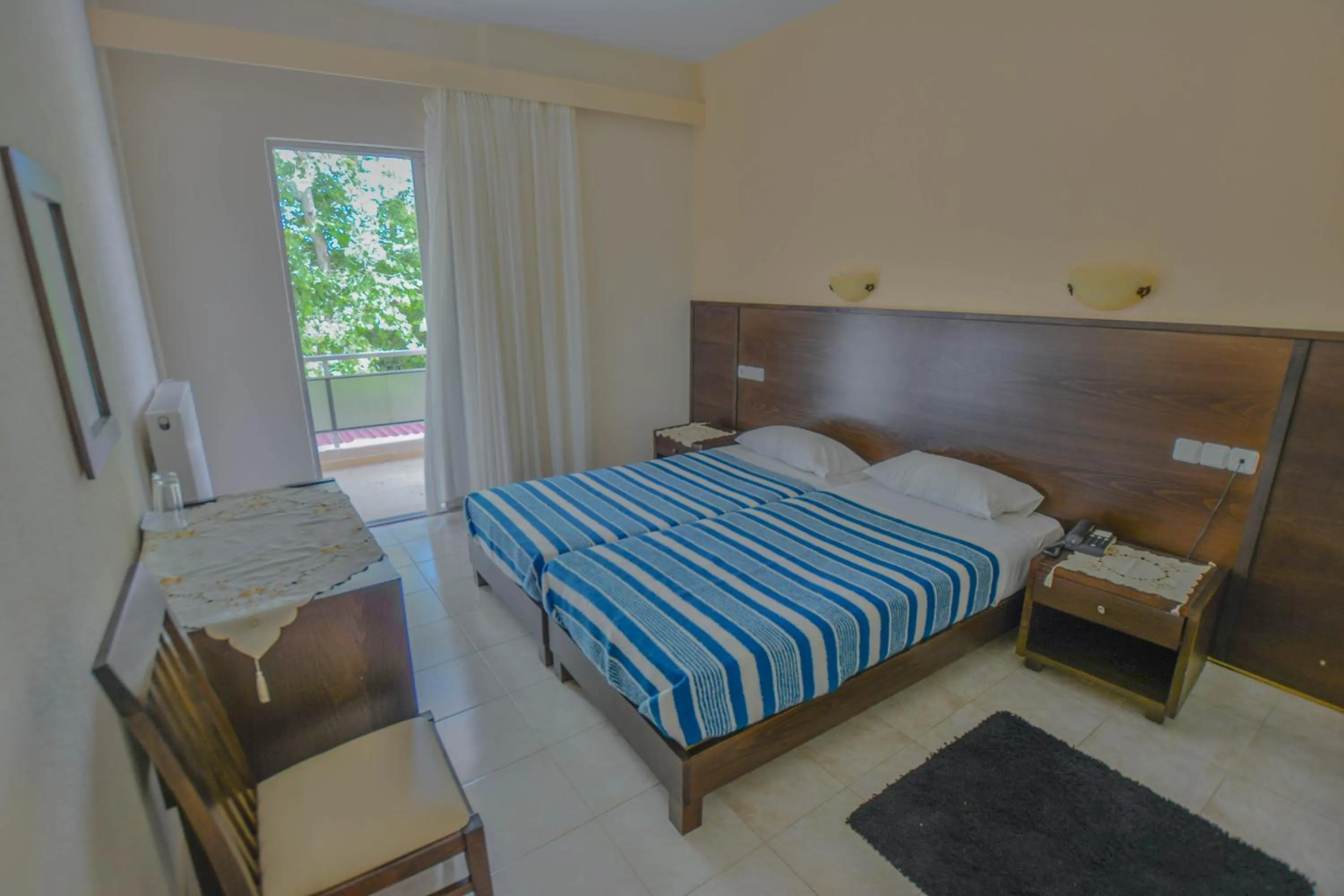 Photo of the whole room, Bed in Hotel Achillion