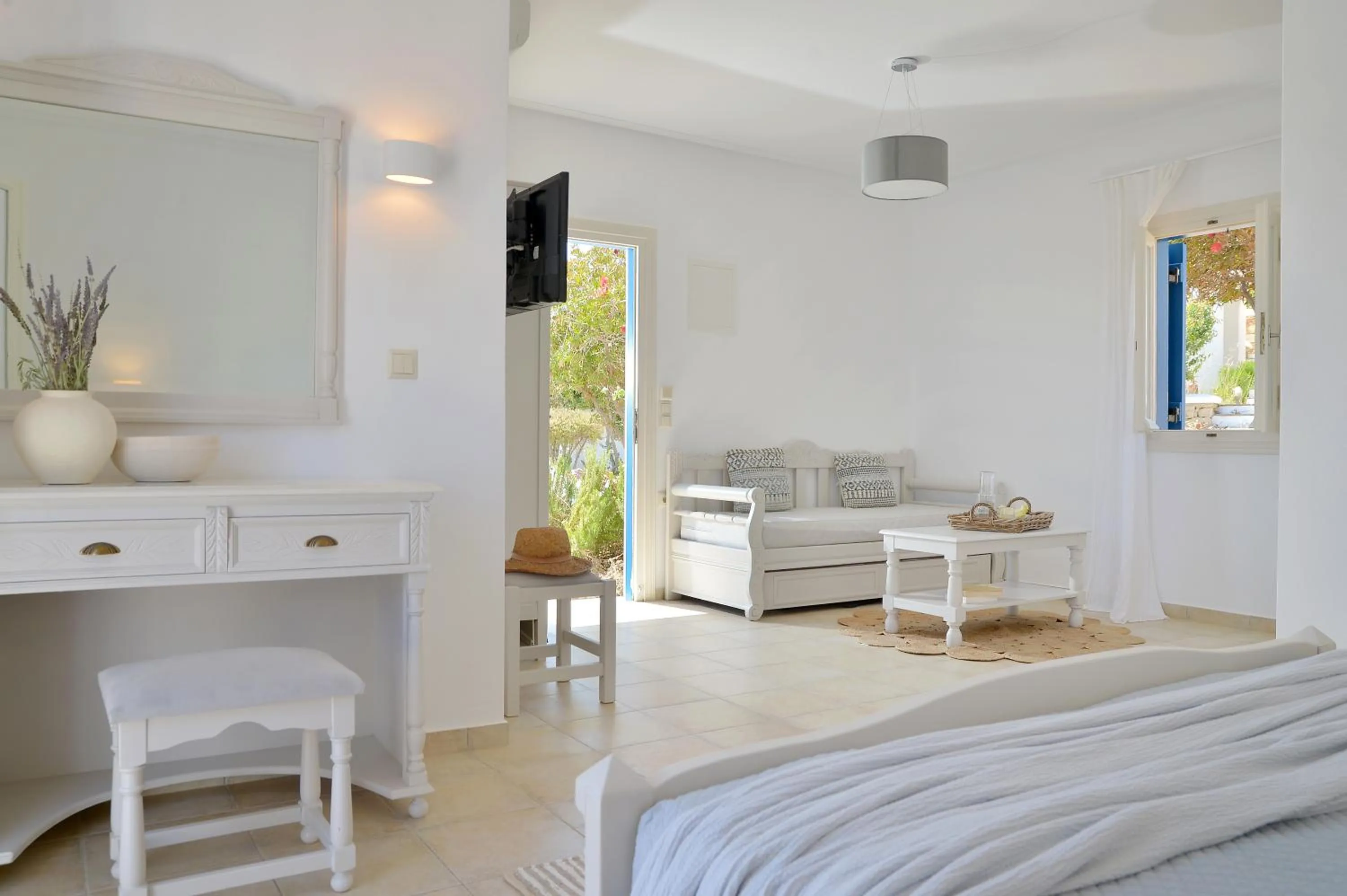 Seating area, Bed in Hotel Mediterranean