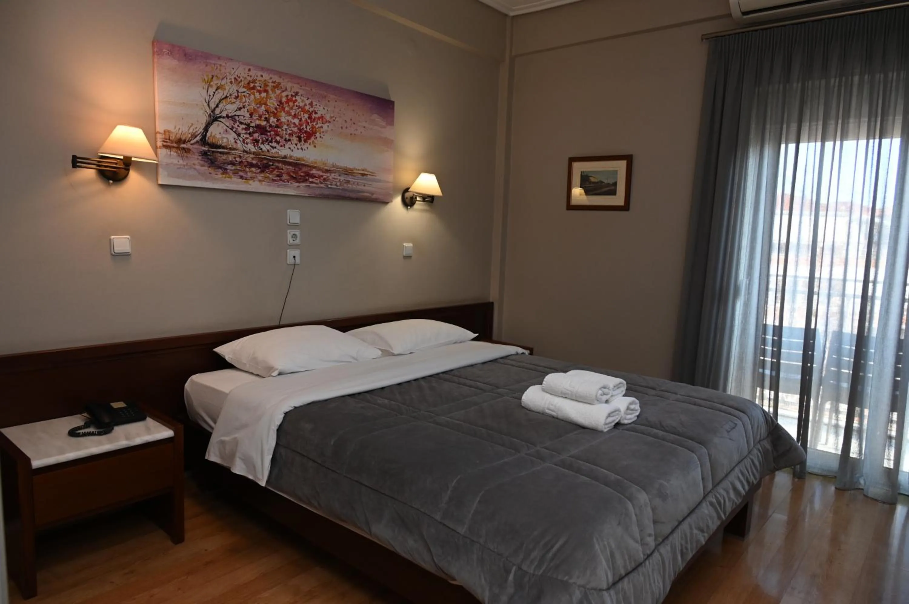 Photo of the whole room, Bed in Hotel Achillion