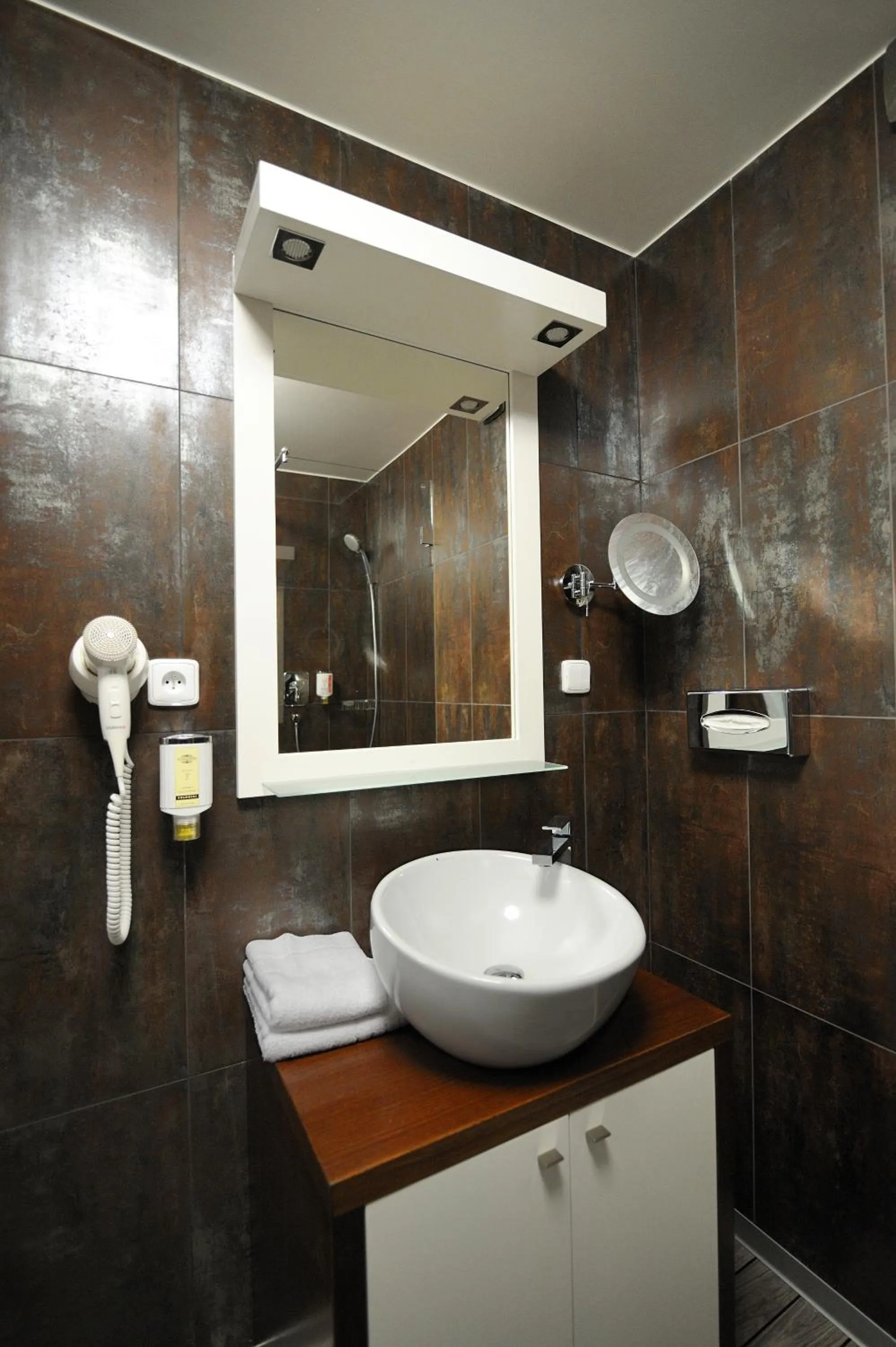 Bathroom in Caramell