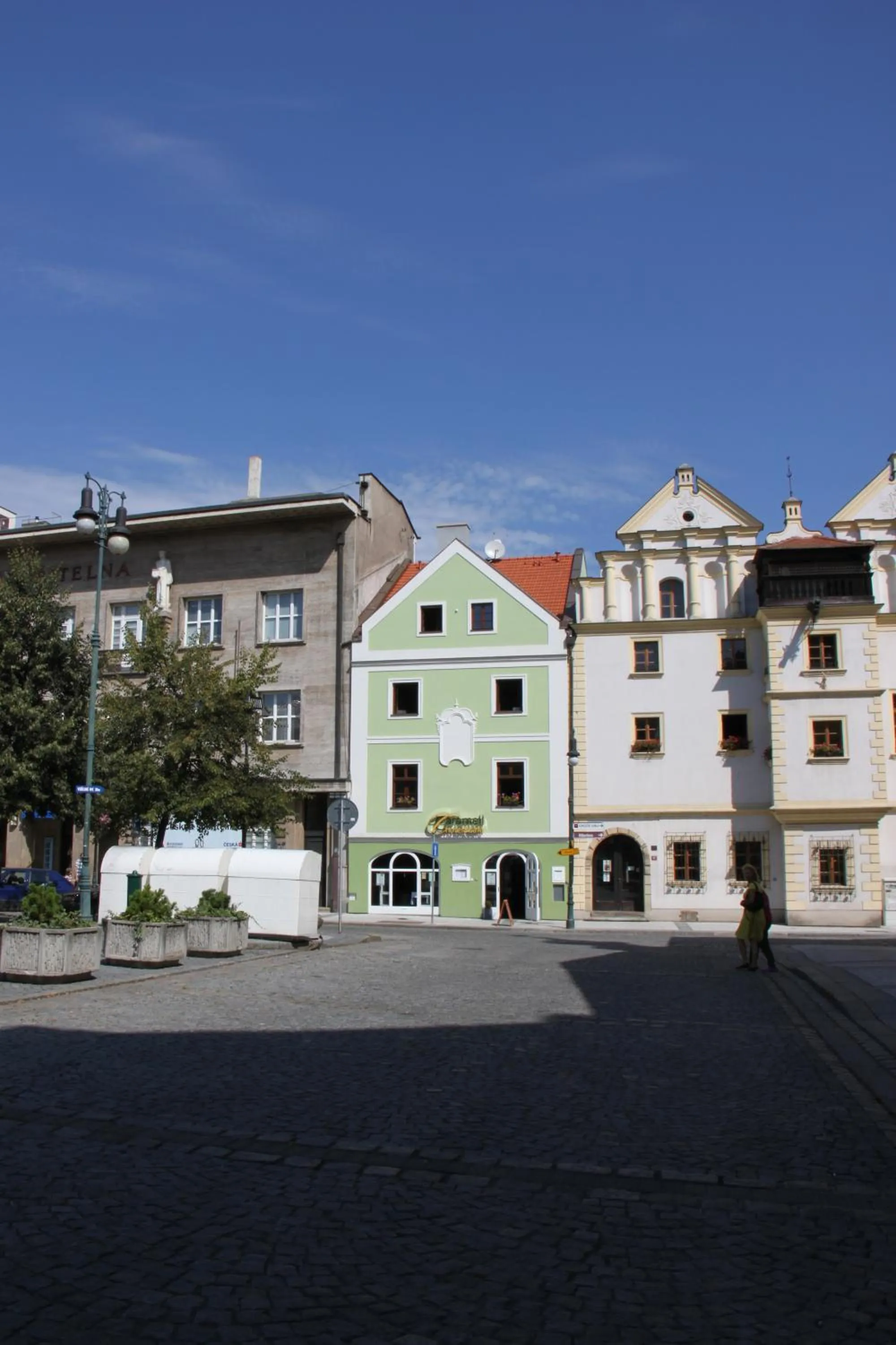 Facade/entrance in Caramell