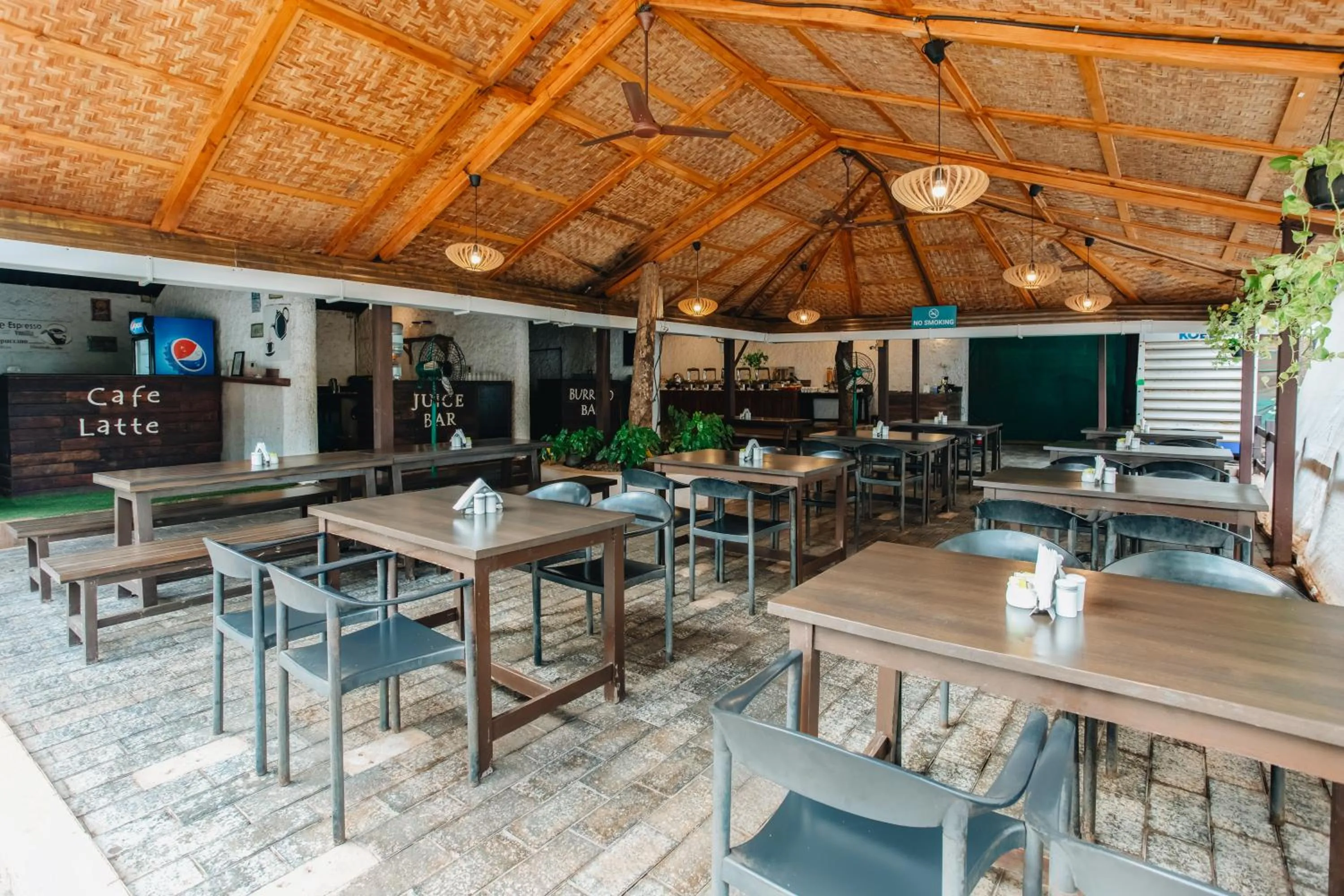 Restaurant/places to eat in Stone Wood Resort, Mandrem