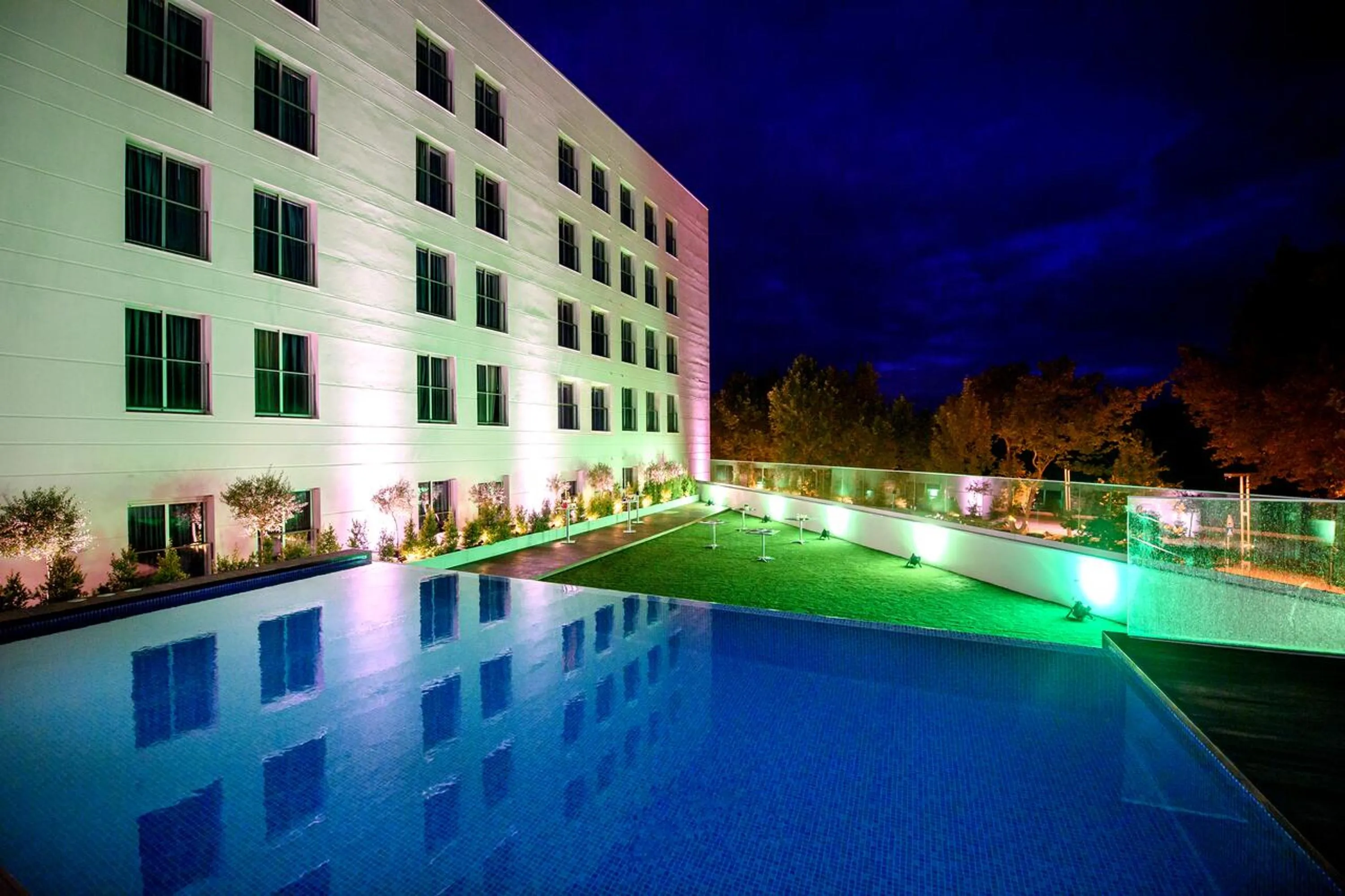 Business facilities in Lux Fatima Park - Hotel, Suites & Residence