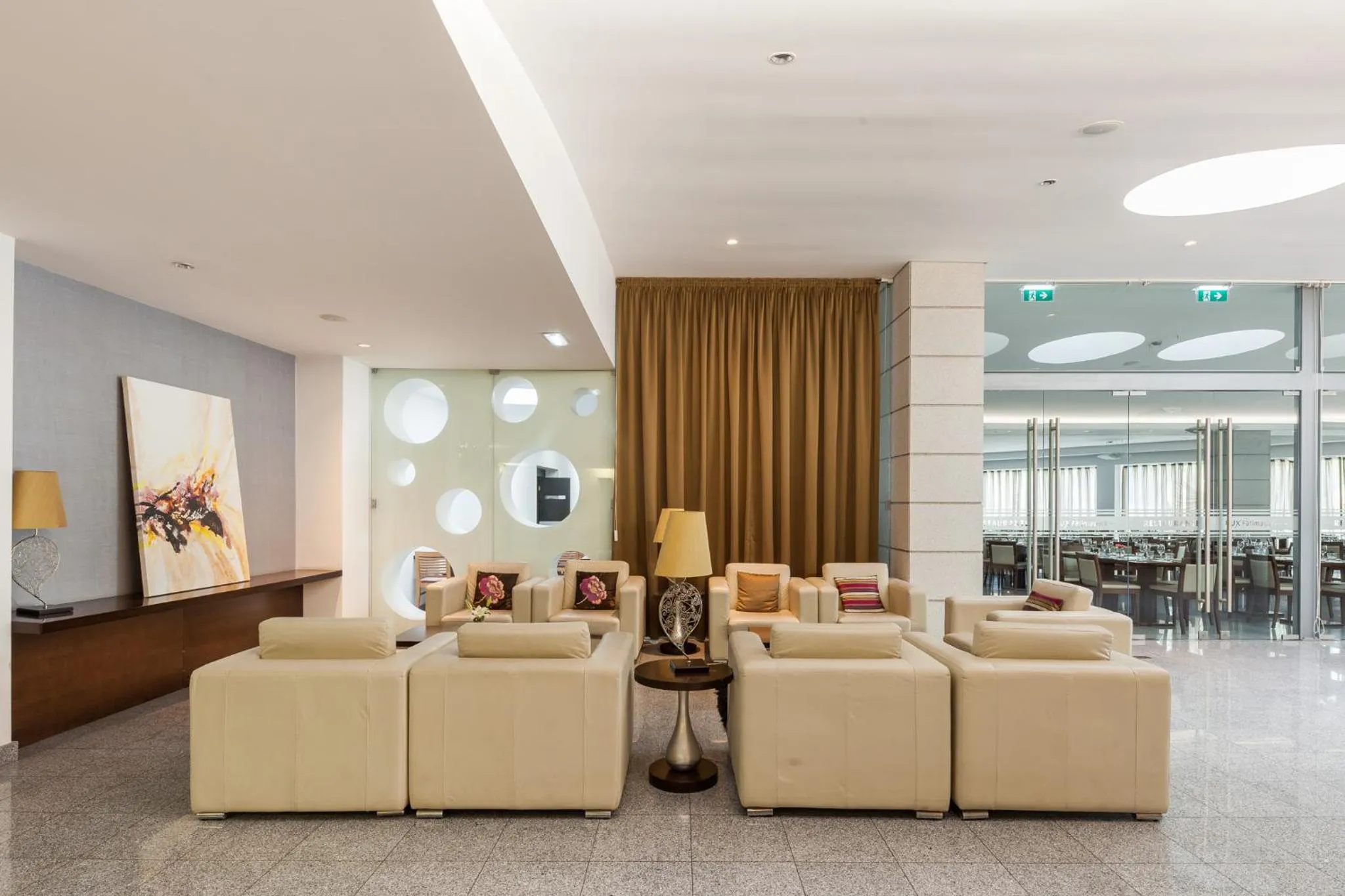 Communal lounge/ TV room in Lux Fatima Park - Hotel, Suites & Residence