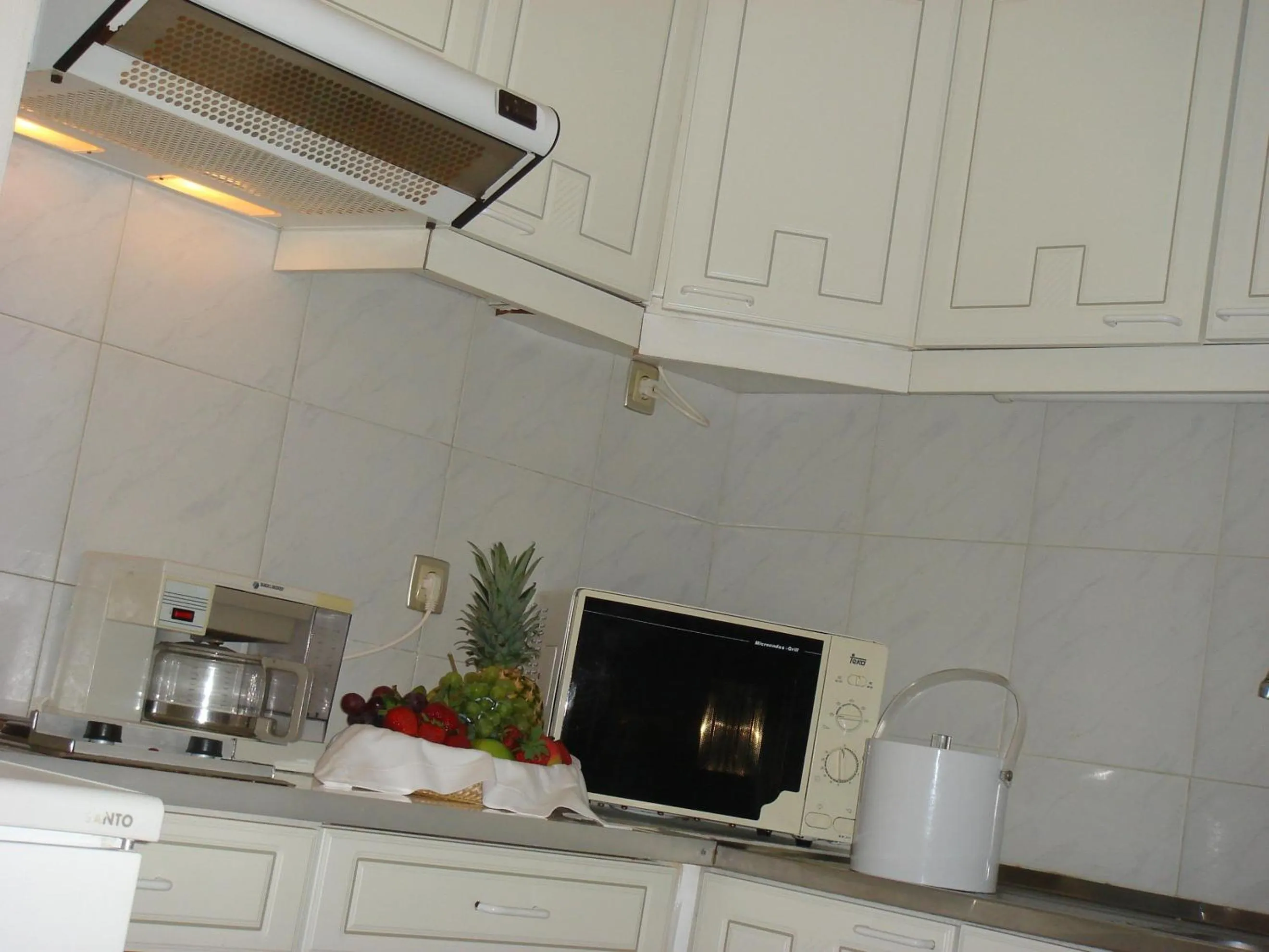 Kitchen or kitchenette in Canico Bay Apartments