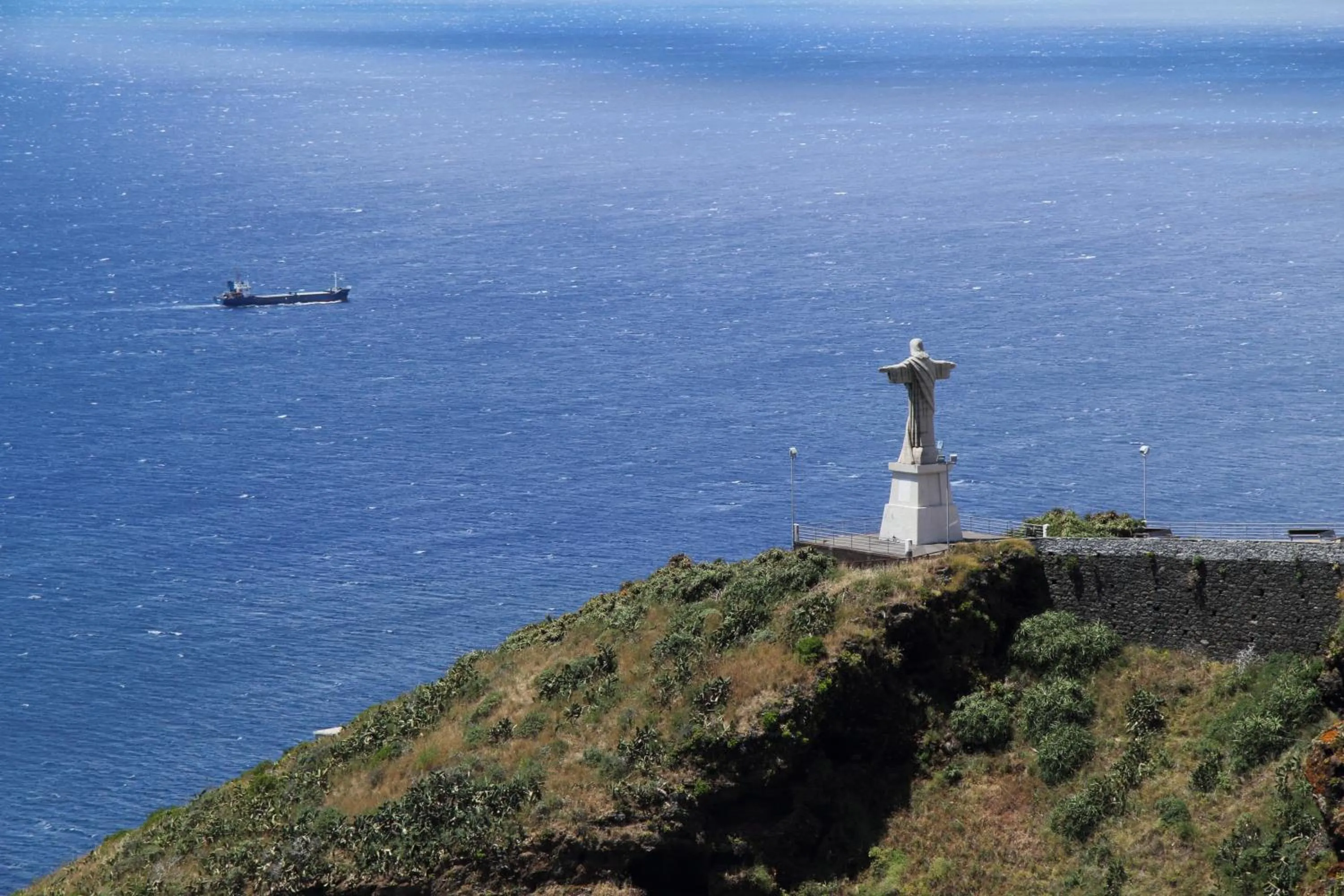 Area and facilities in Canico Bay Apartments