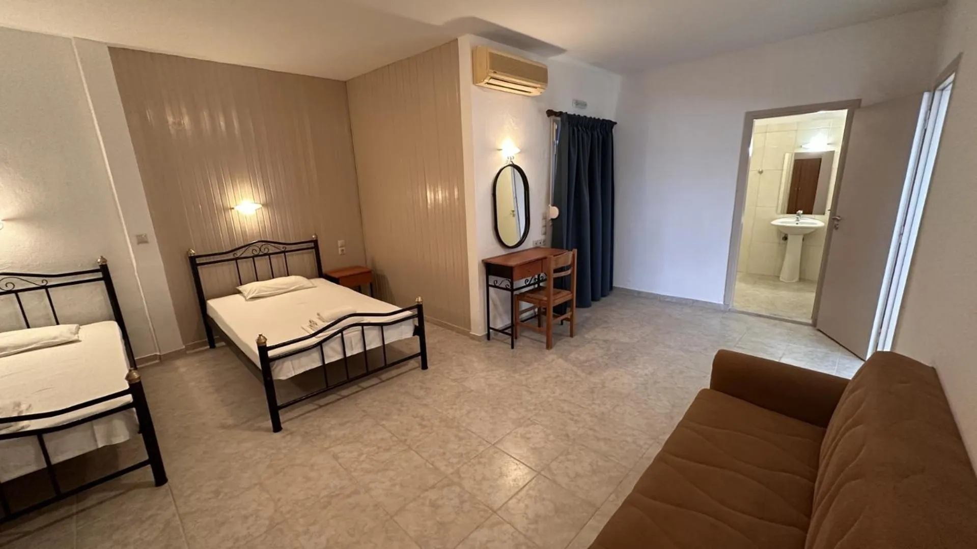 Bed in Sfinias Apartments