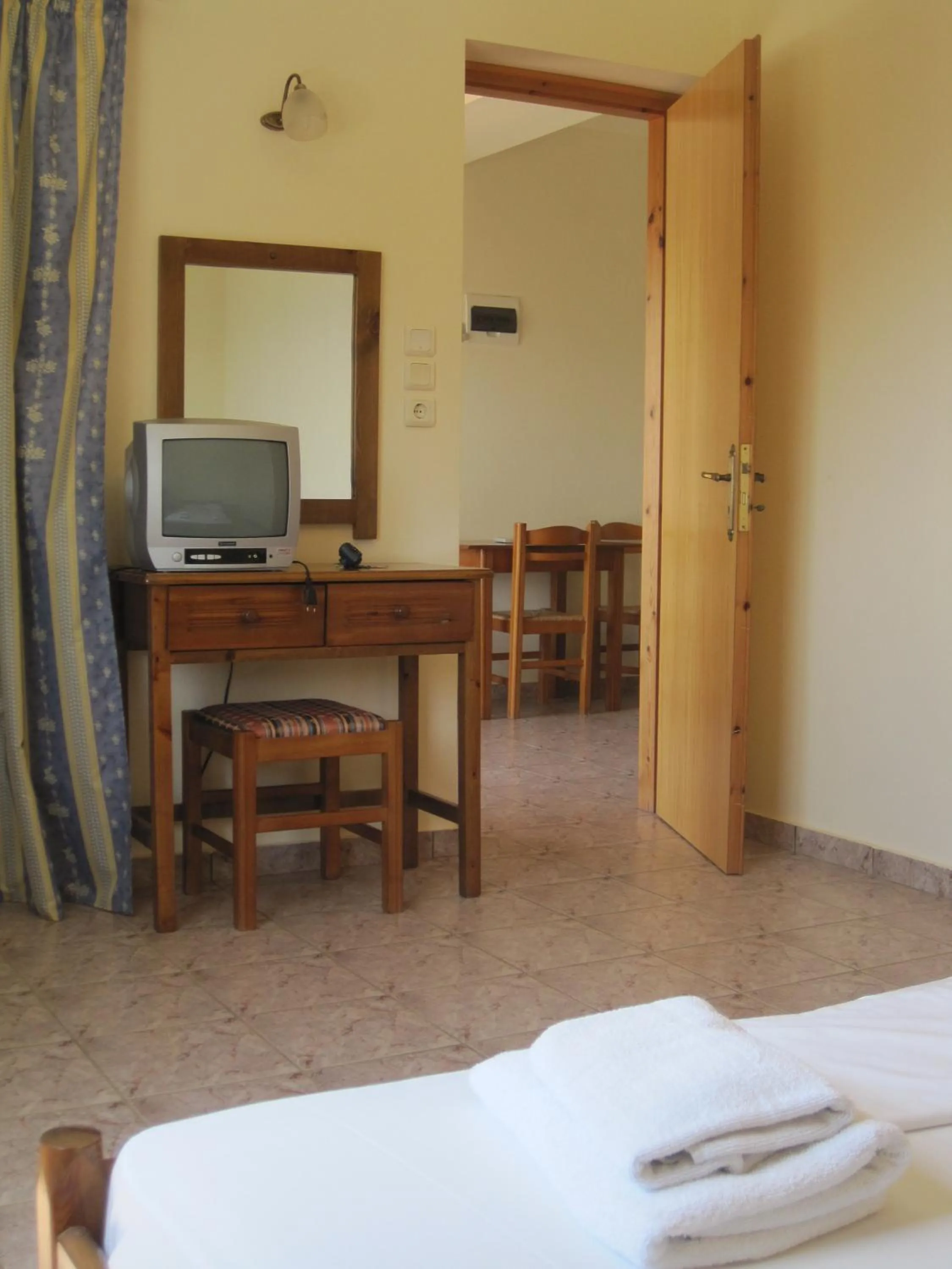 Bedroom, Bed in Sfinias Apartments