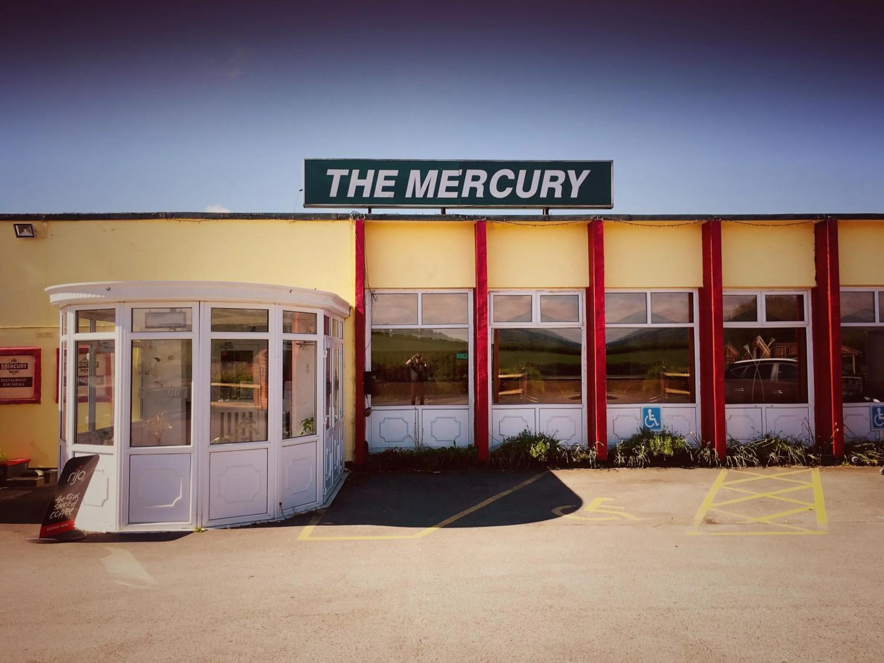 Facade/entrance in The Mercury
