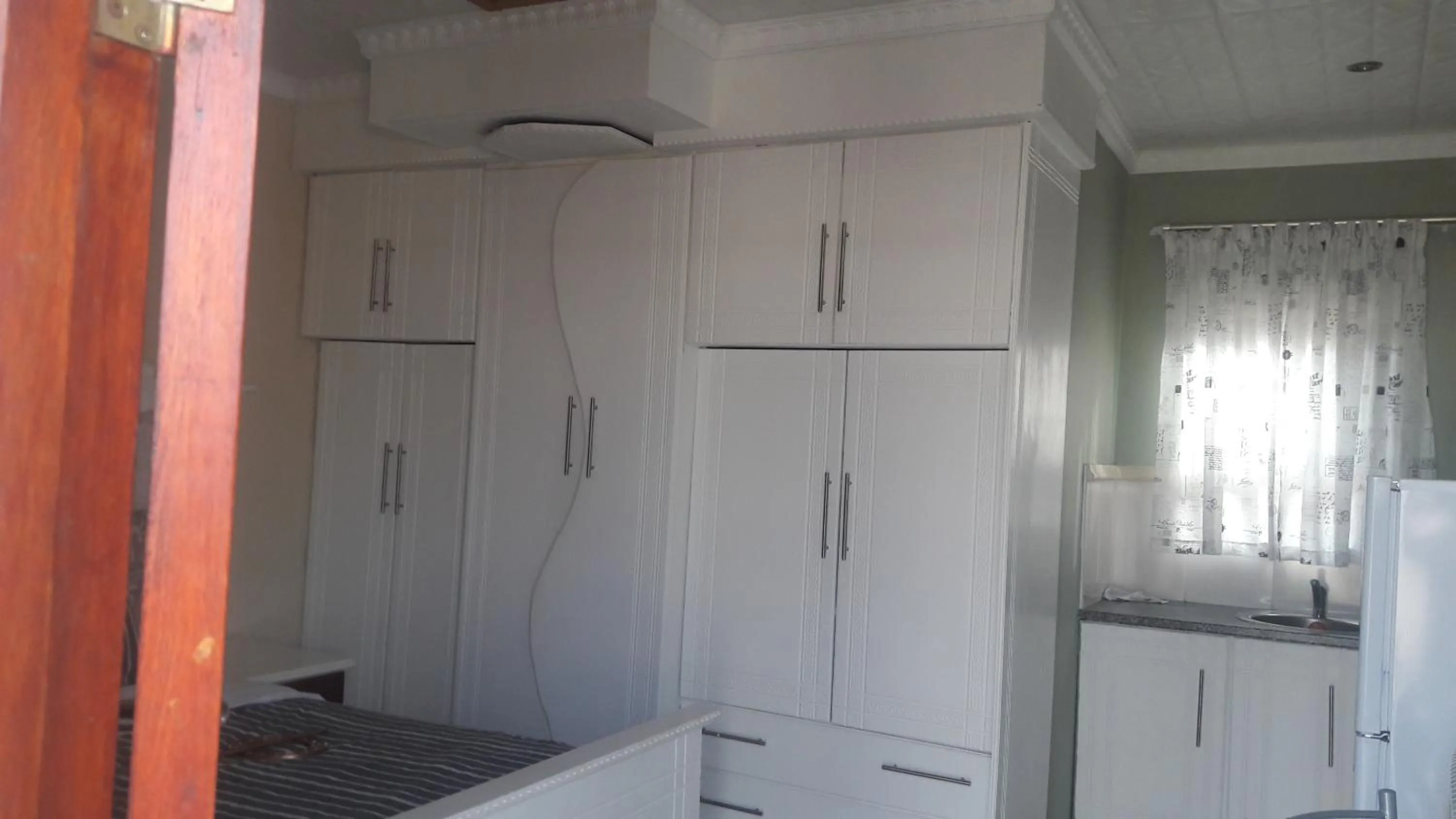 Bed in Emampingeni lodge