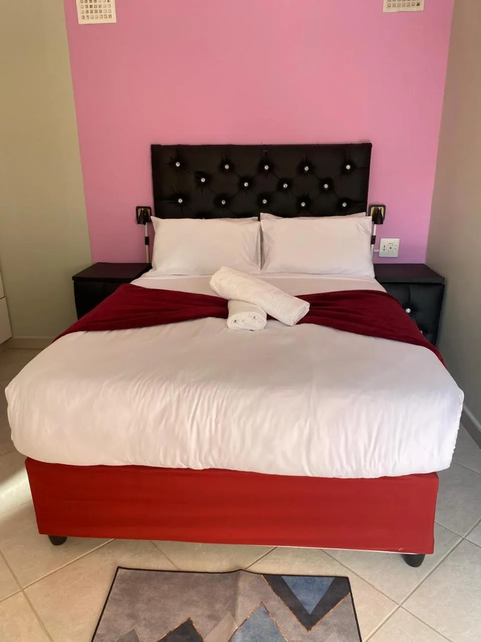 Bed in Emampingeni lodge