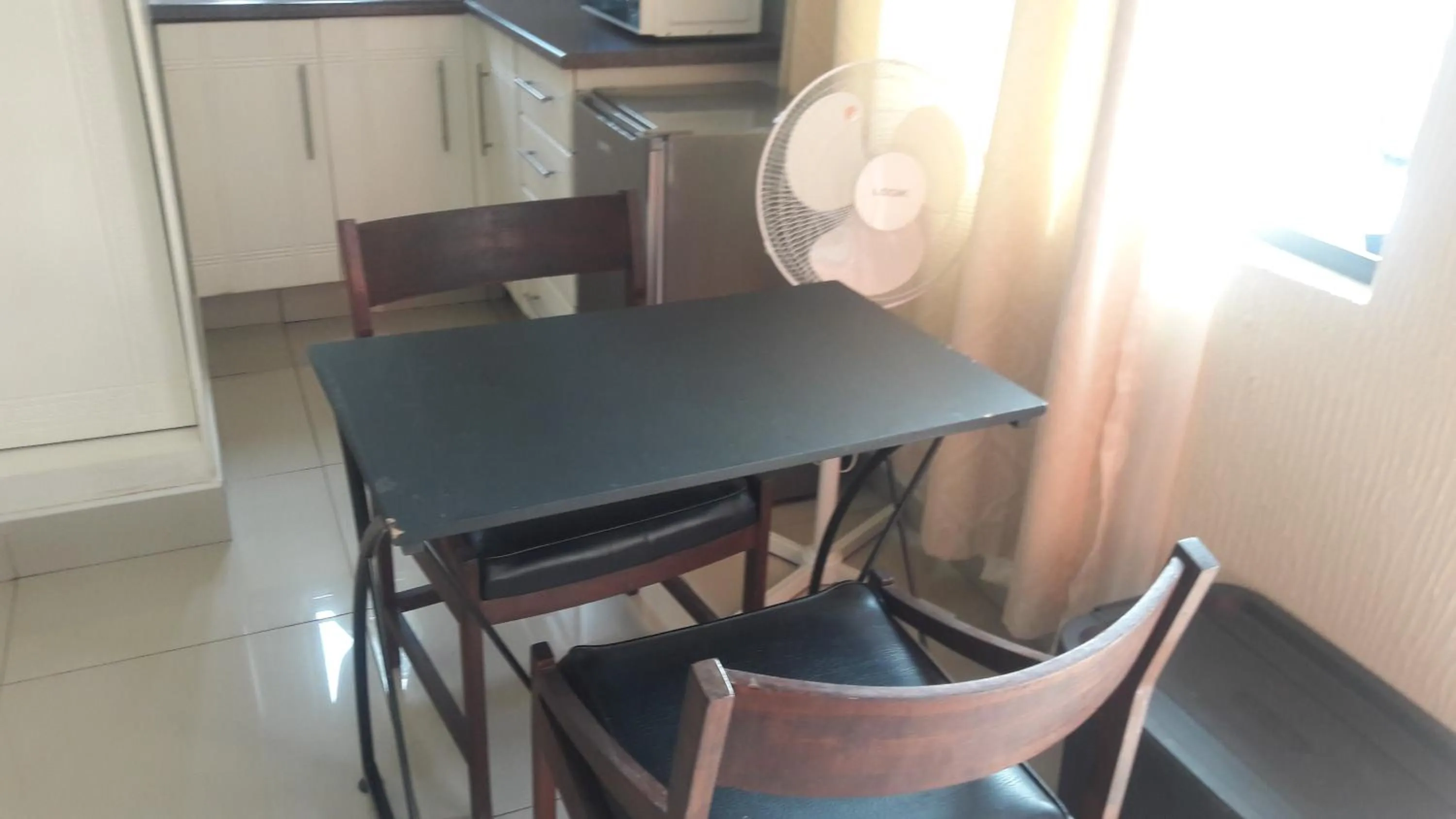 Dining area in Emampingeni lodge