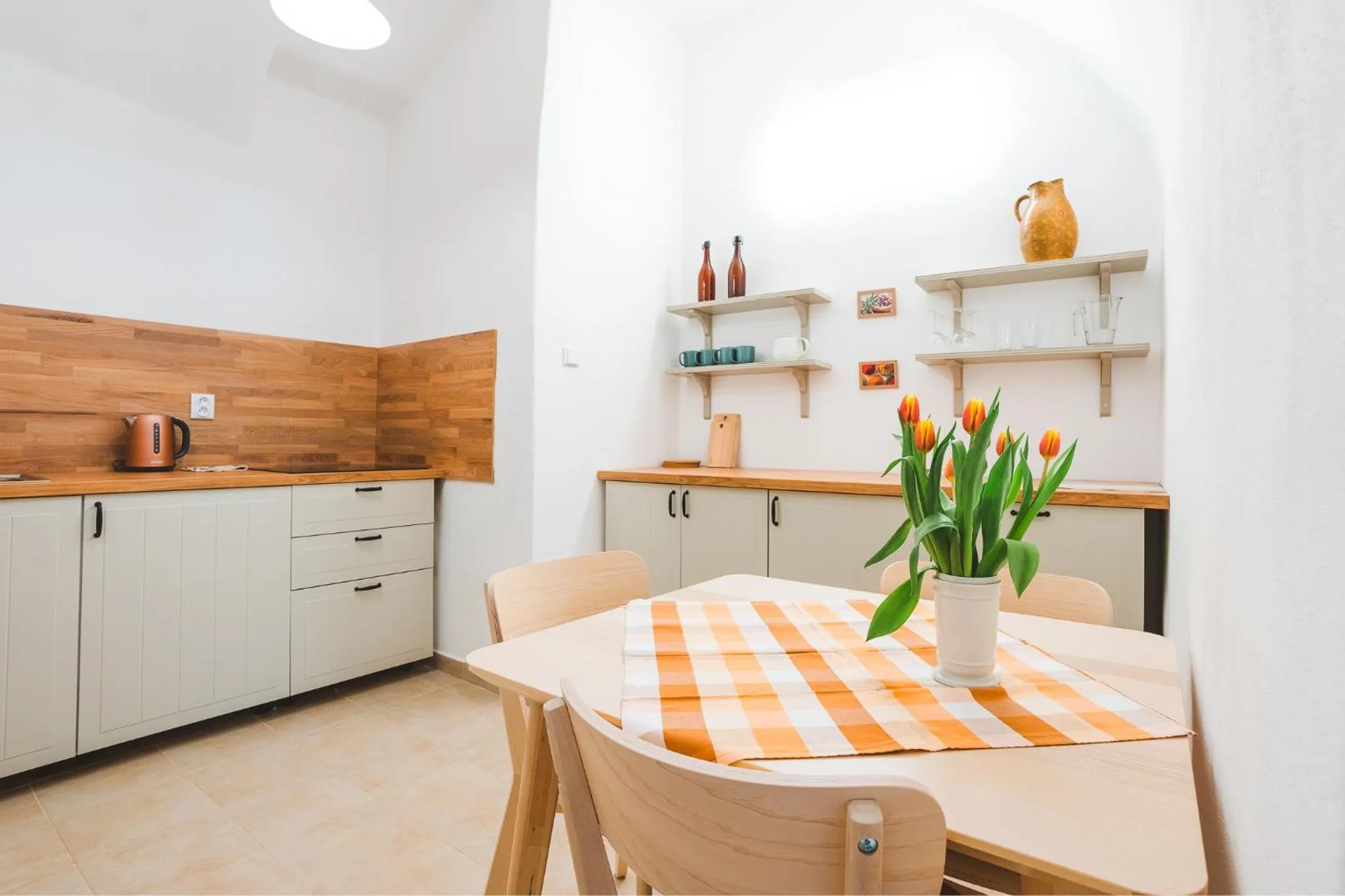Kitchen or kitchenette in Downtown Apartments