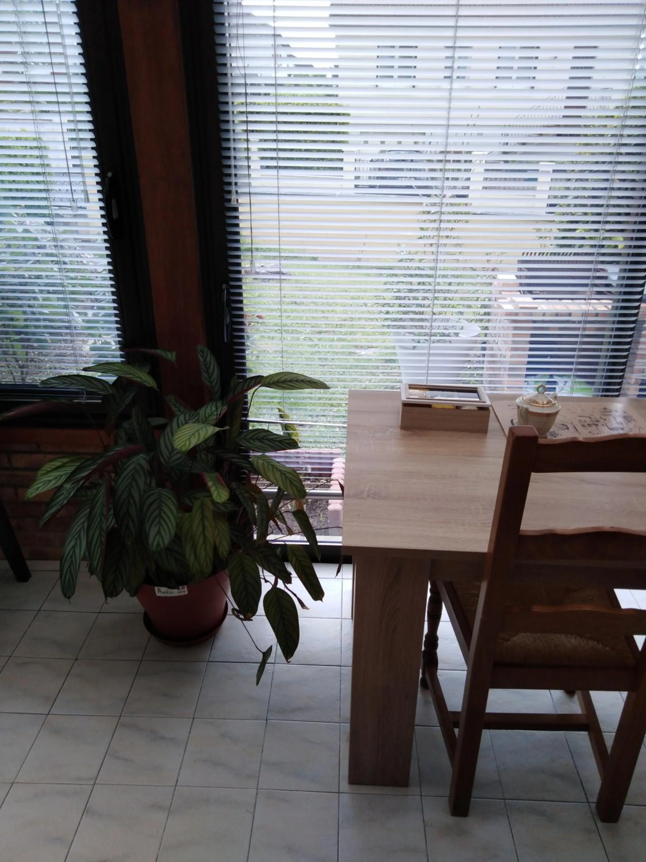 chez Myla chambre avec tv écran plat et salle de bain privative