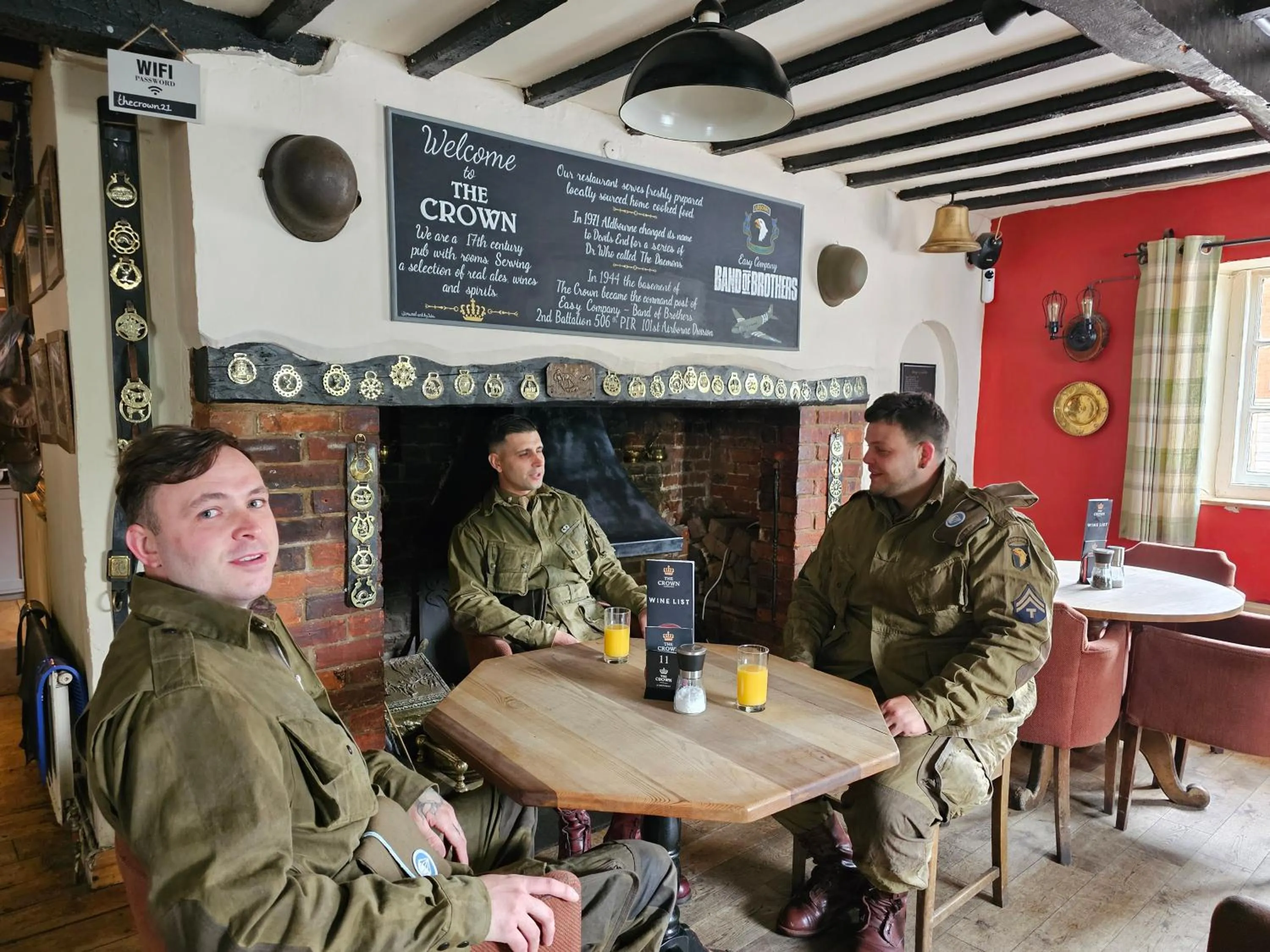 Property building in The Crown Aldbourne