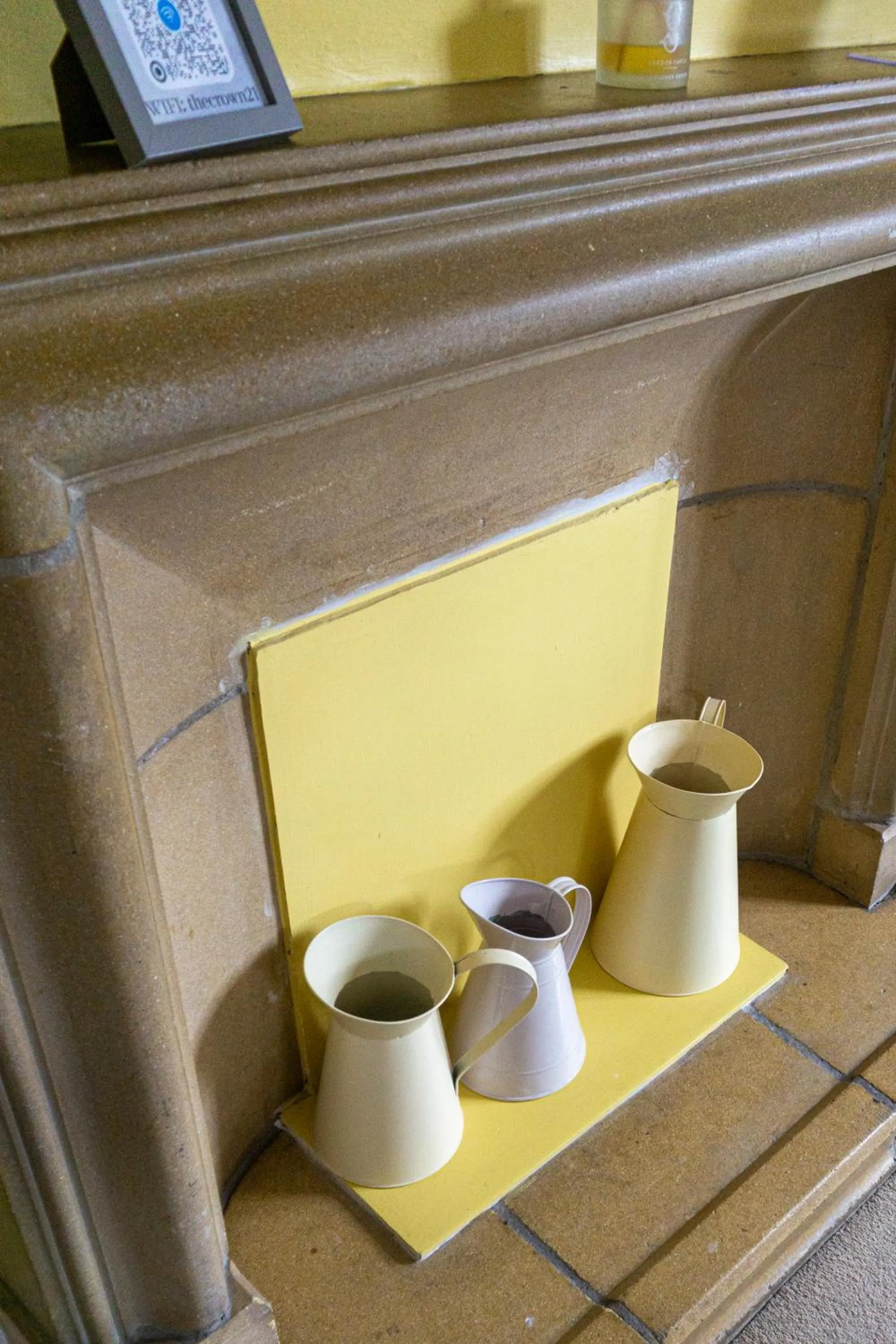 Property building in The Crown Aldbourne