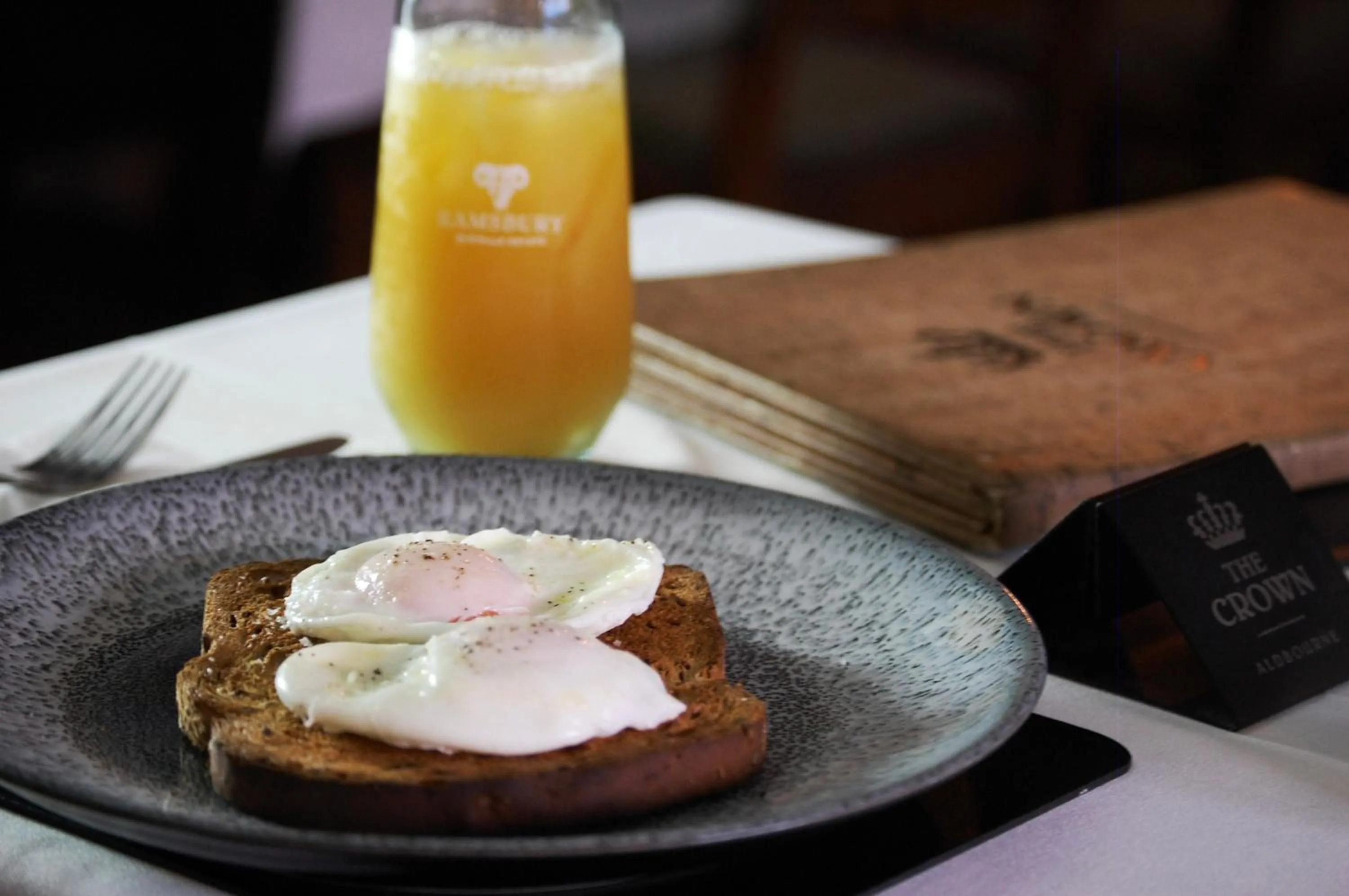 Property building in The Crown Aldbourne