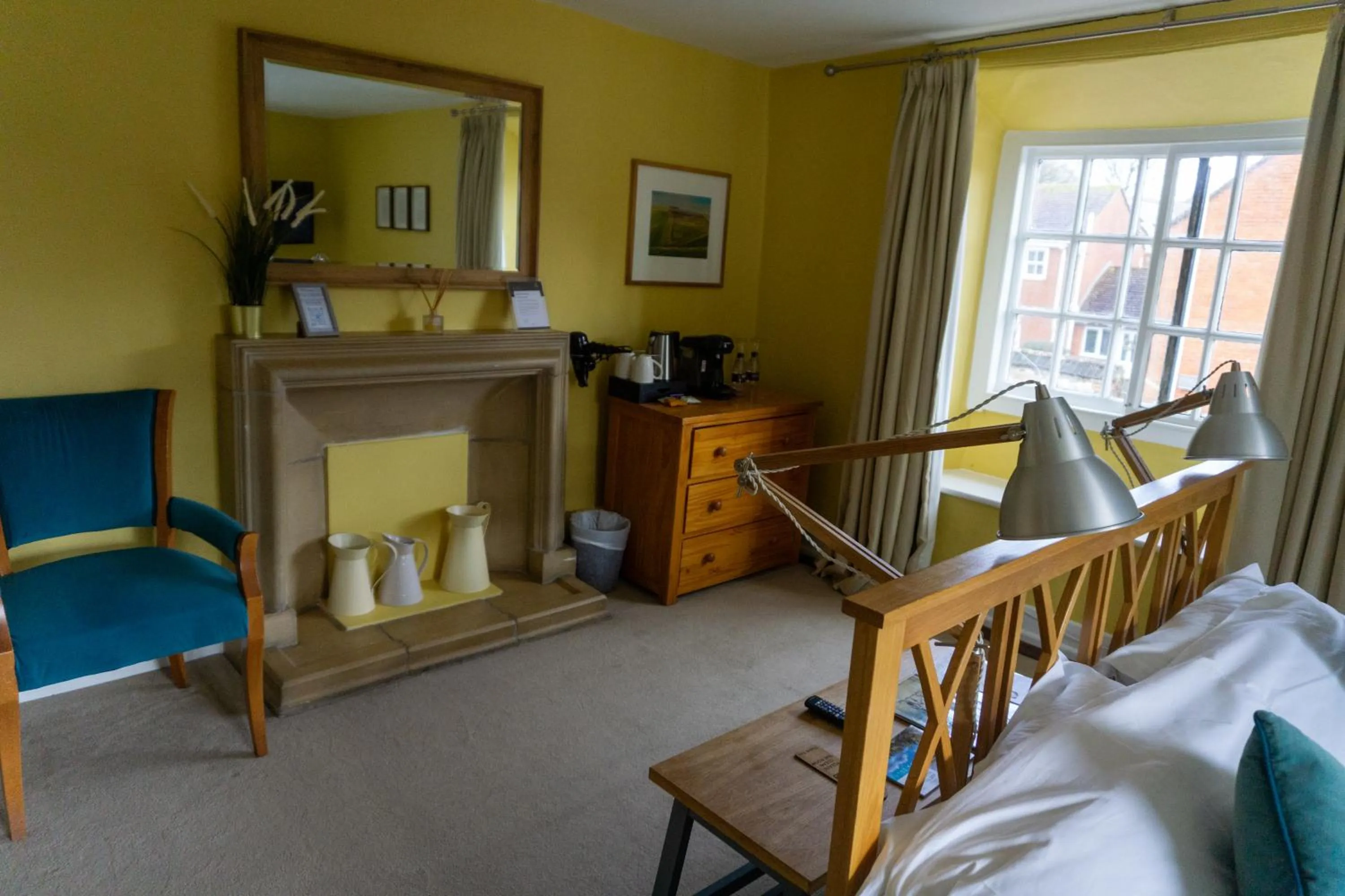 Bed in The Crown Aldbourne