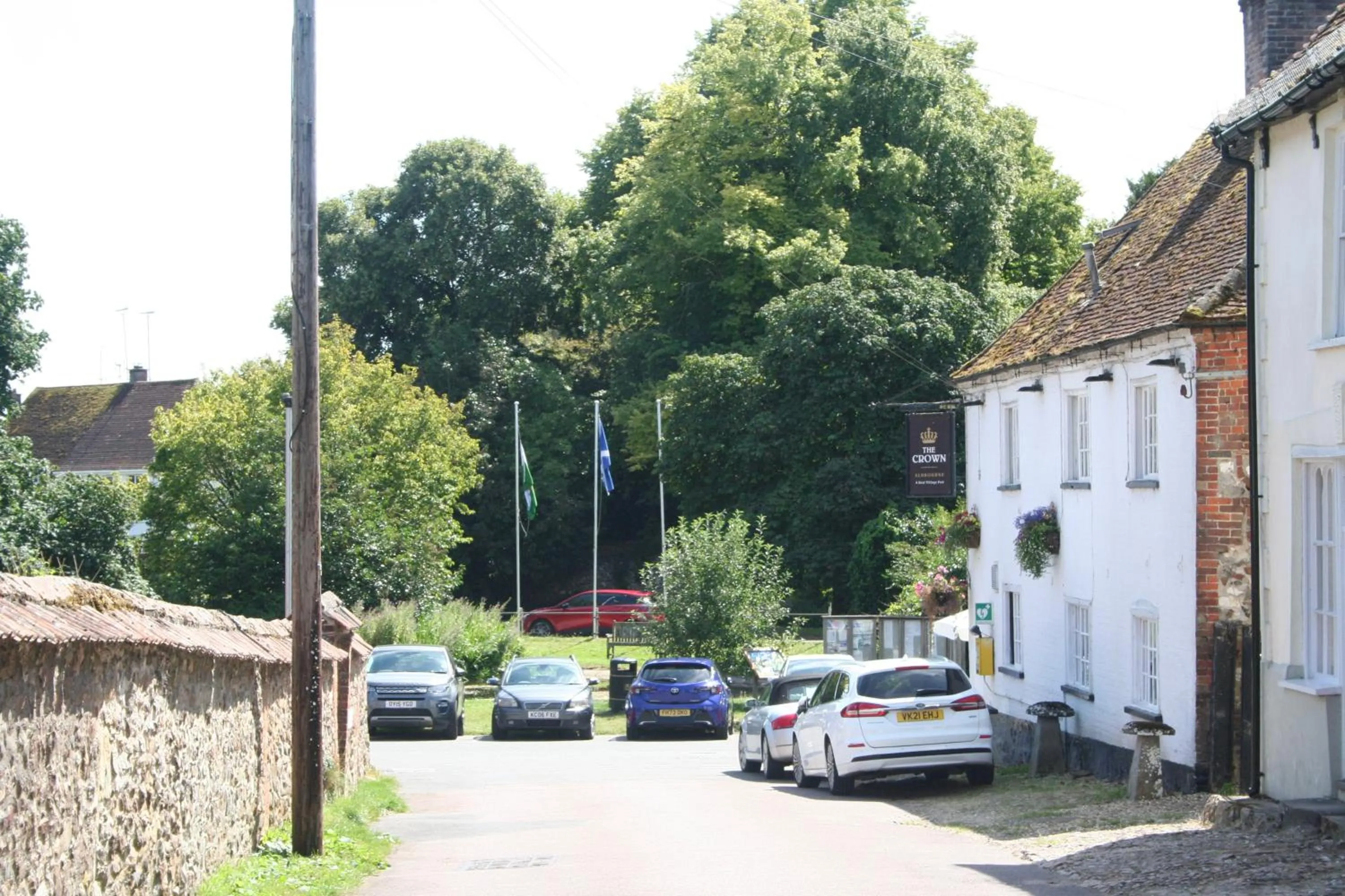 Property building in The Crown Aldbourne
