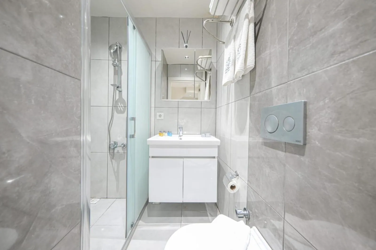 Shower in Nuru Ziya Residences
