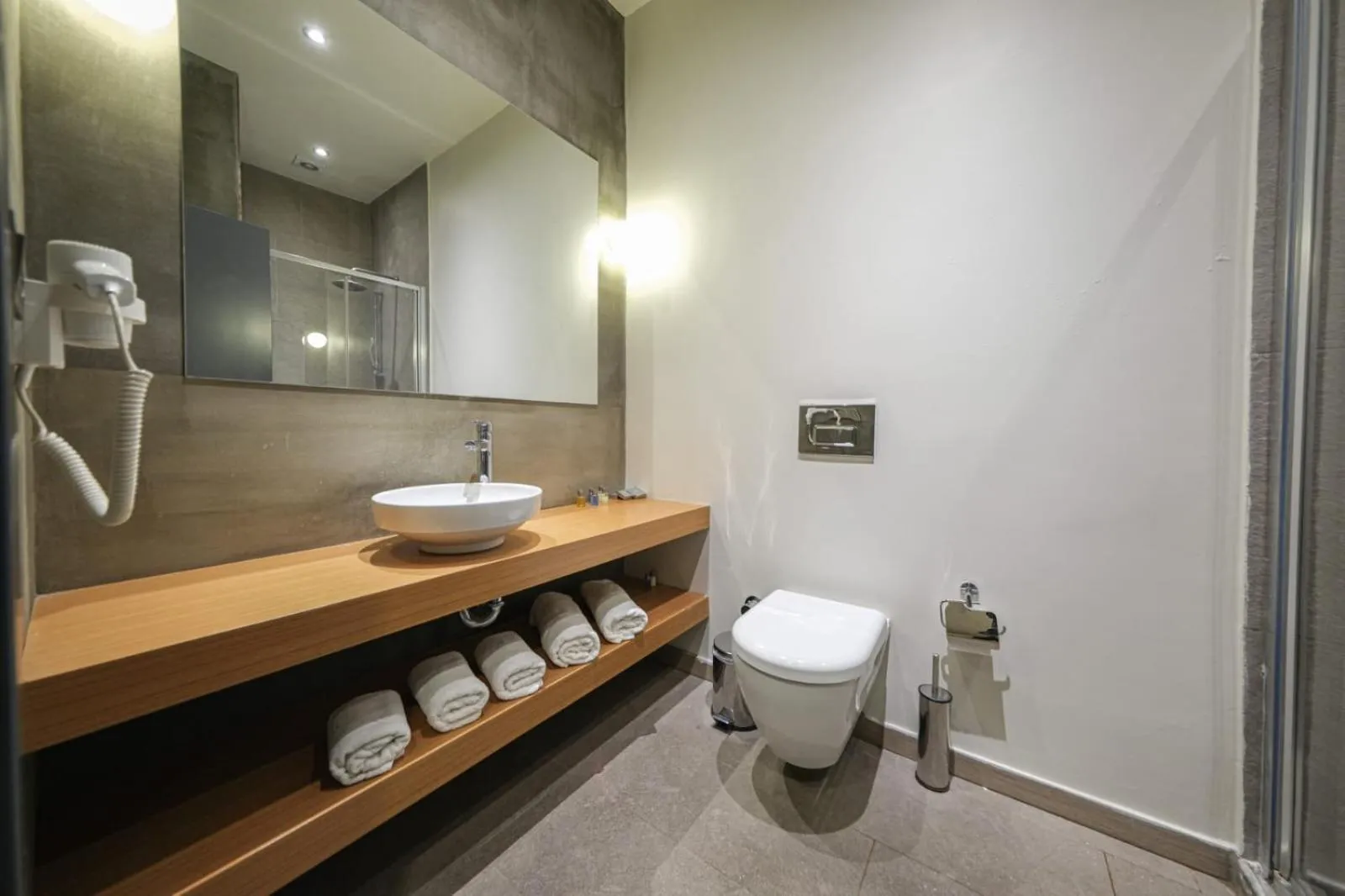 Toilet in Nuru Ziya Residences