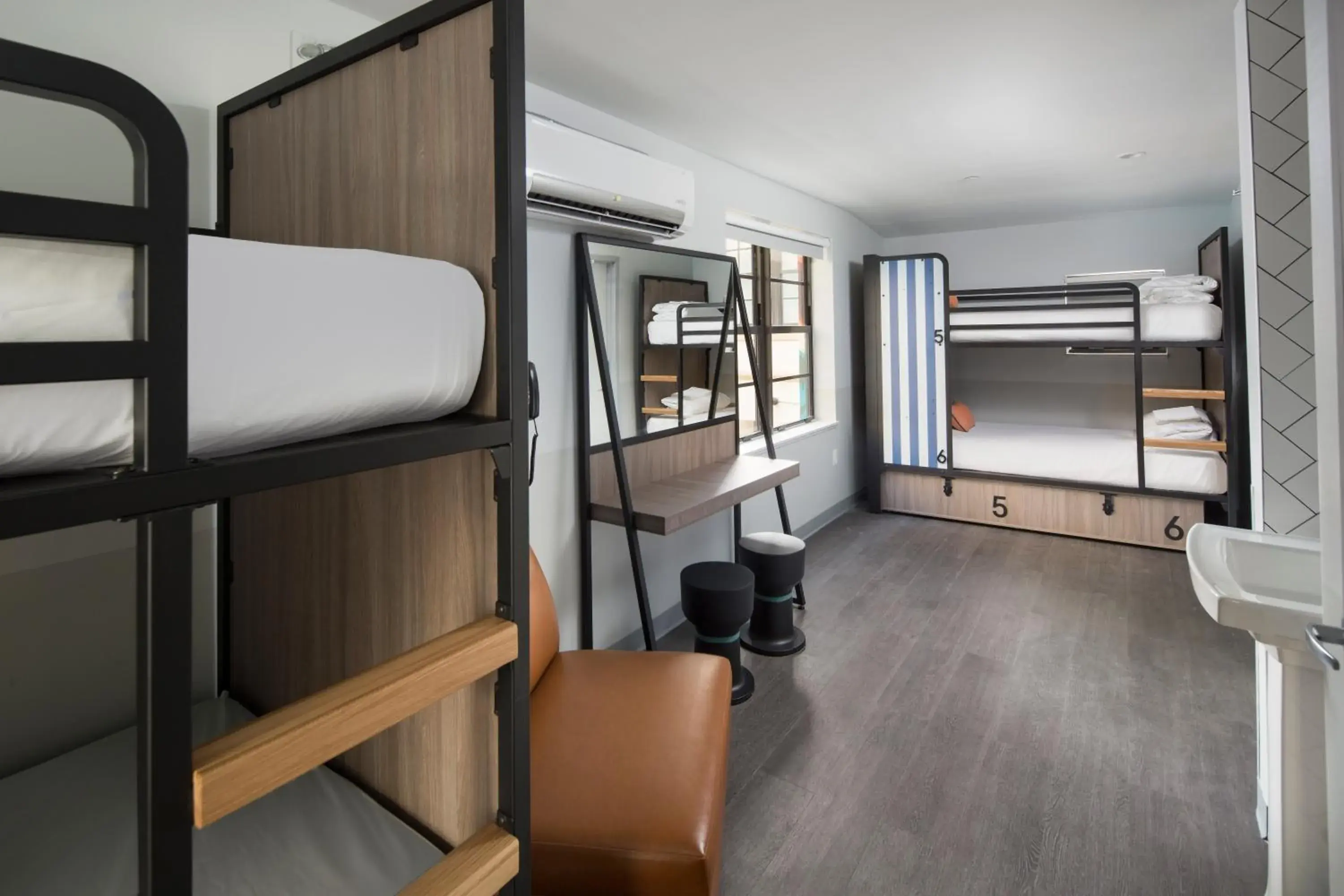 Bed in 10-Bed Mixed Dormitory Room in Generator Miami Bed in 10-Bed Mixed Dormitory Room in Generator Miami