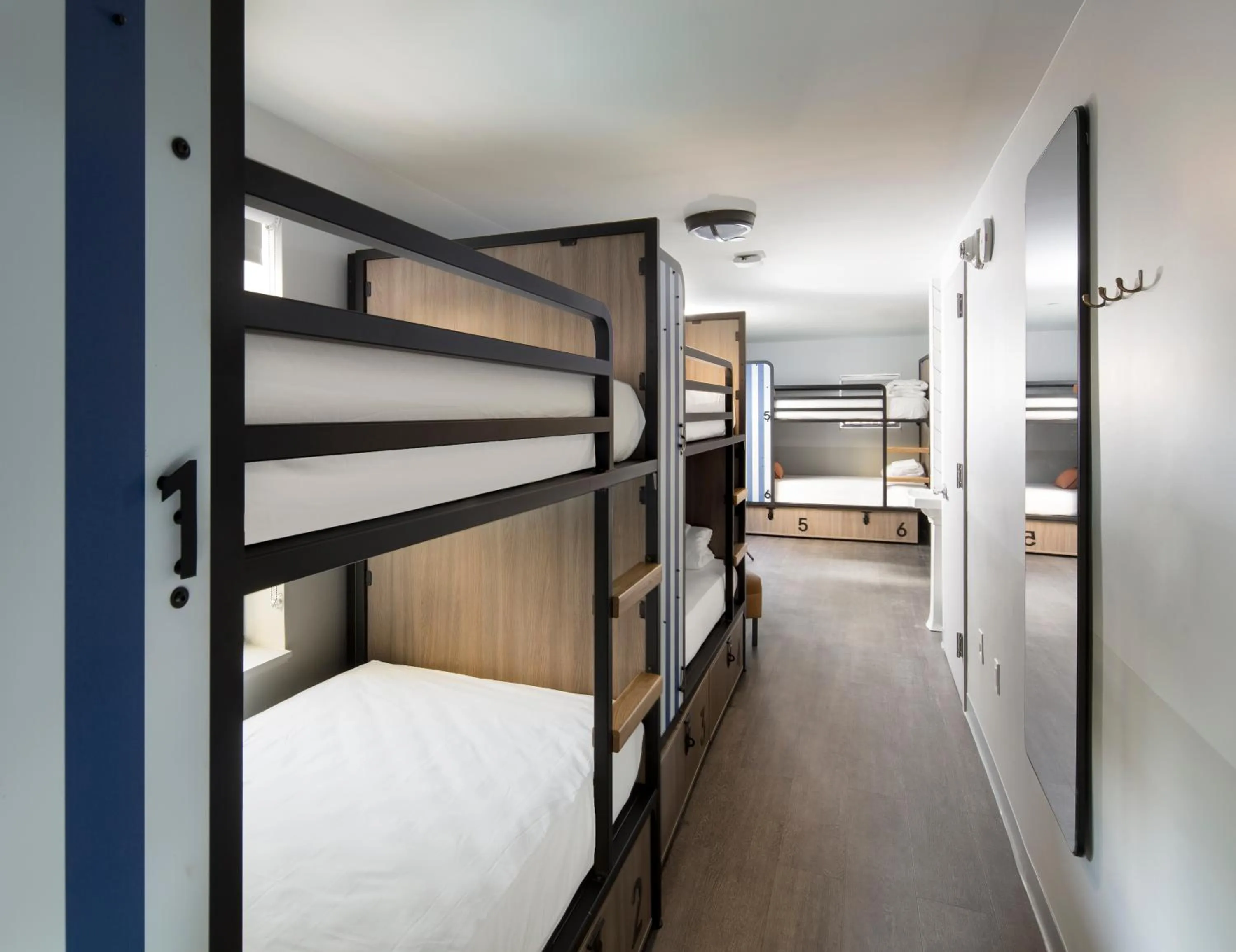 bunk bed, Bed in Generator Miami