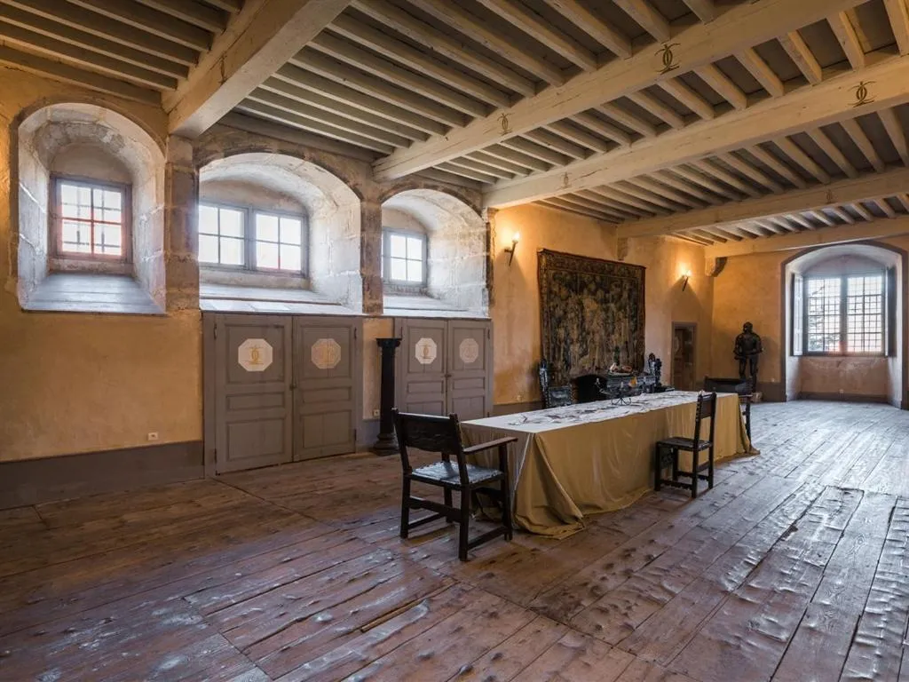 Dining area in Château des Marcilly Talaru