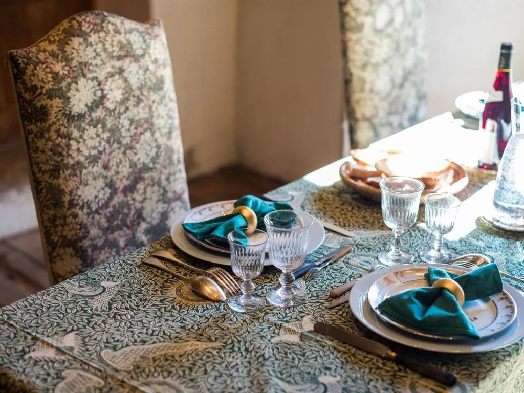 Dining area in Château des Marcilly Talaru