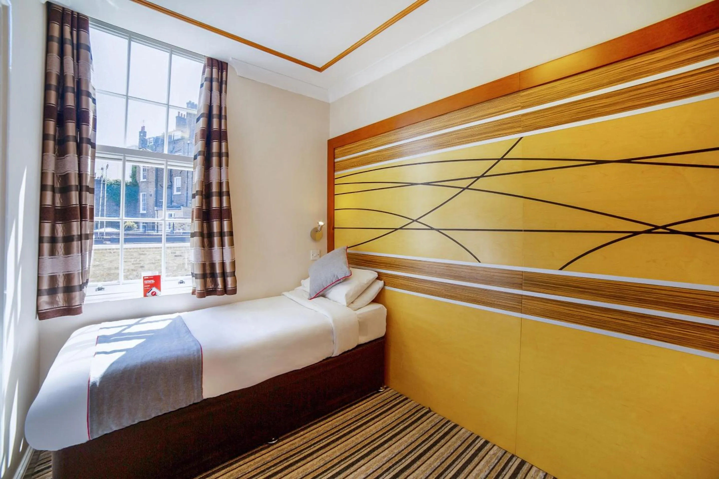 Bedroom, Bed in Vegas Hotel