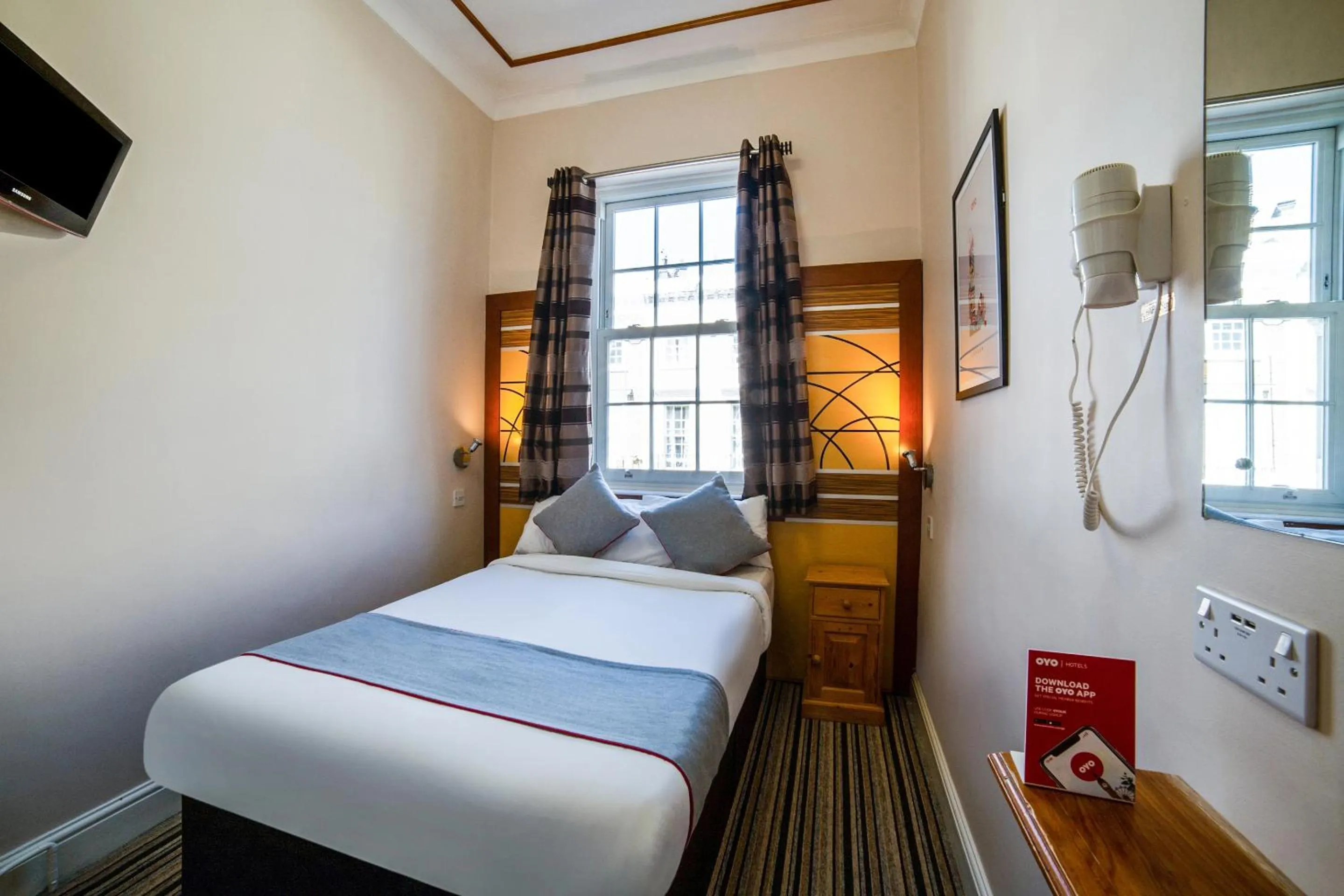 Bedroom, Bed in Vegas Hotel