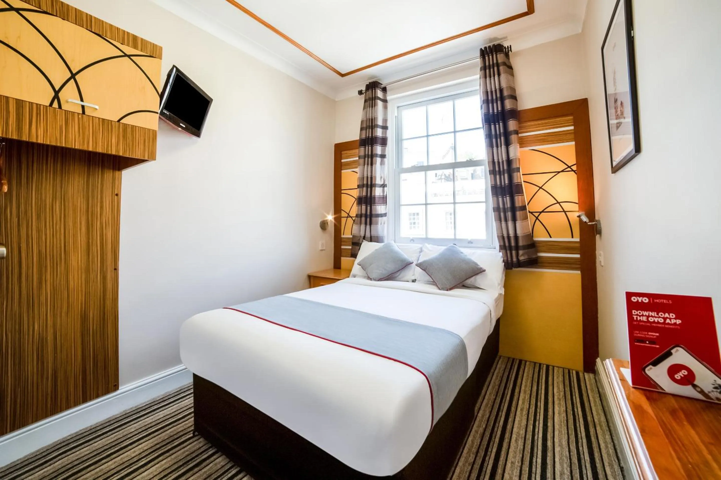 Bedroom, Bed in Vegas Hotel