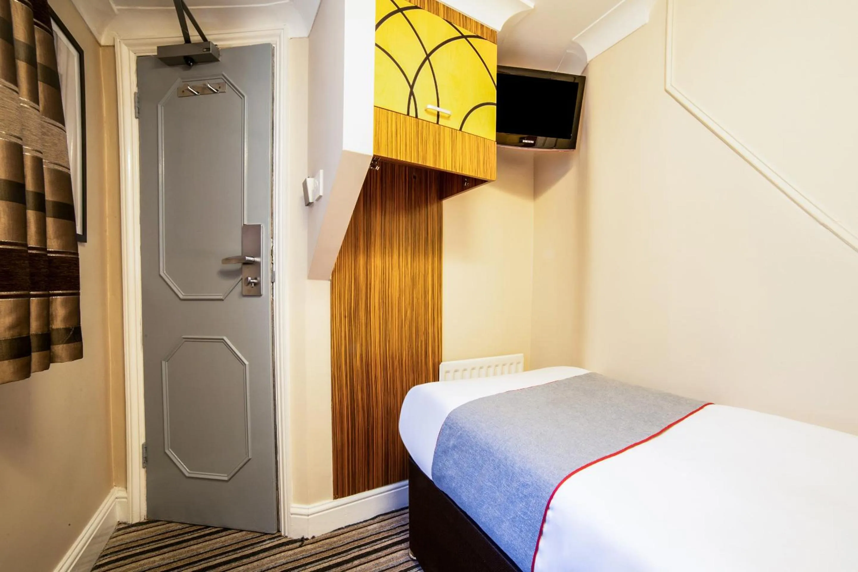 Bedroom, Bed in Vegas Hotel