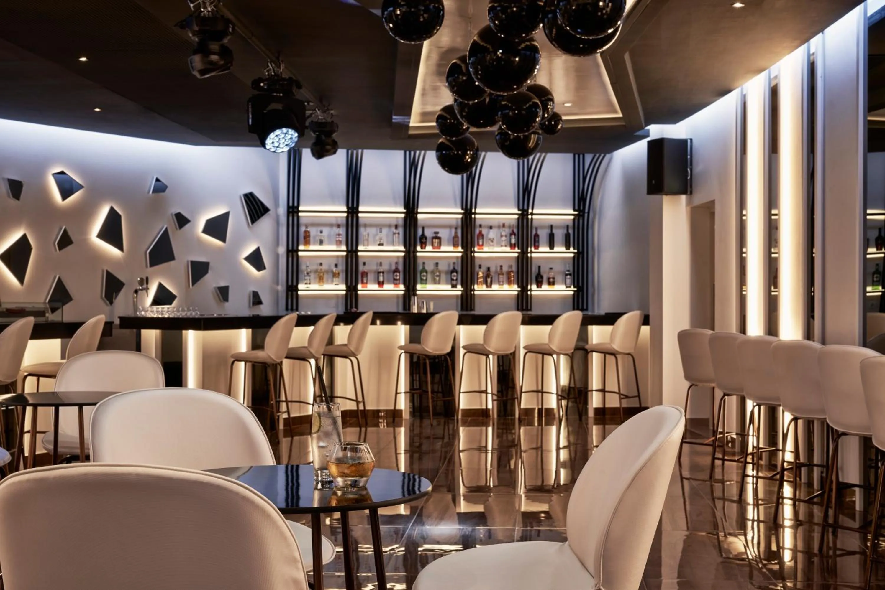 Nightclub / DJ in Mayia Exclusive Resort & Spa - Adults Only