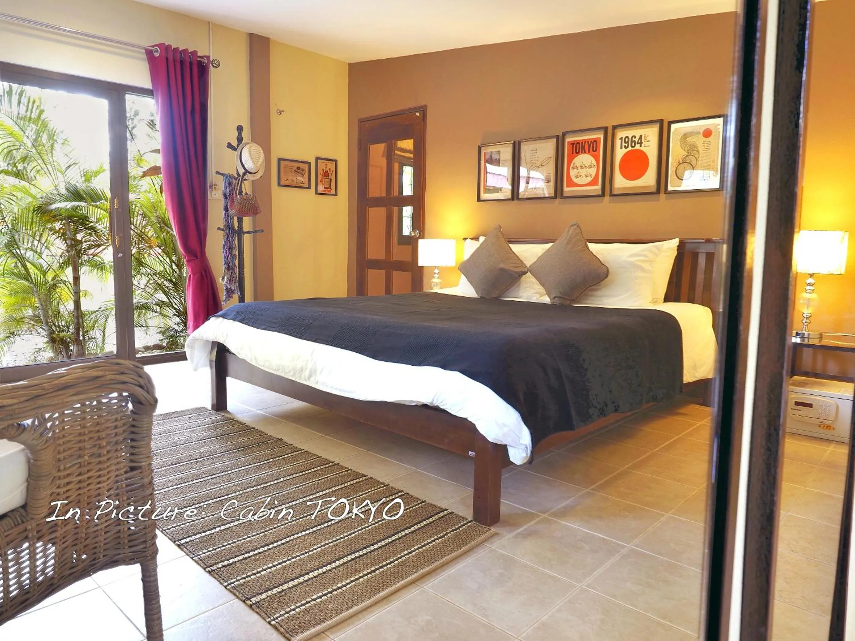 Seating area, Bed in Escape-Cabins