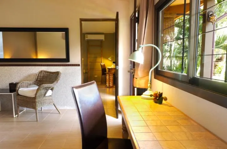 Seating area in Escape-Cabins