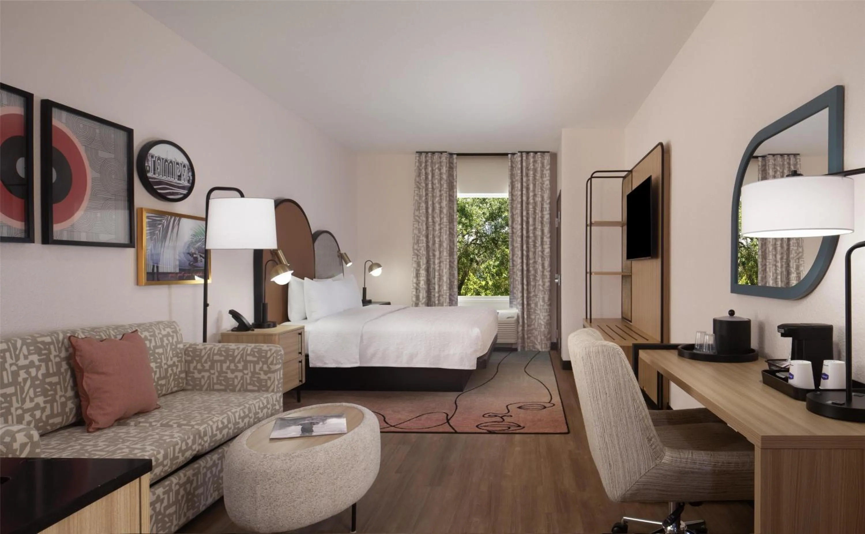 Living room, Bed in Hampton Inn by Hilton Tampa Fairgrounds Casino