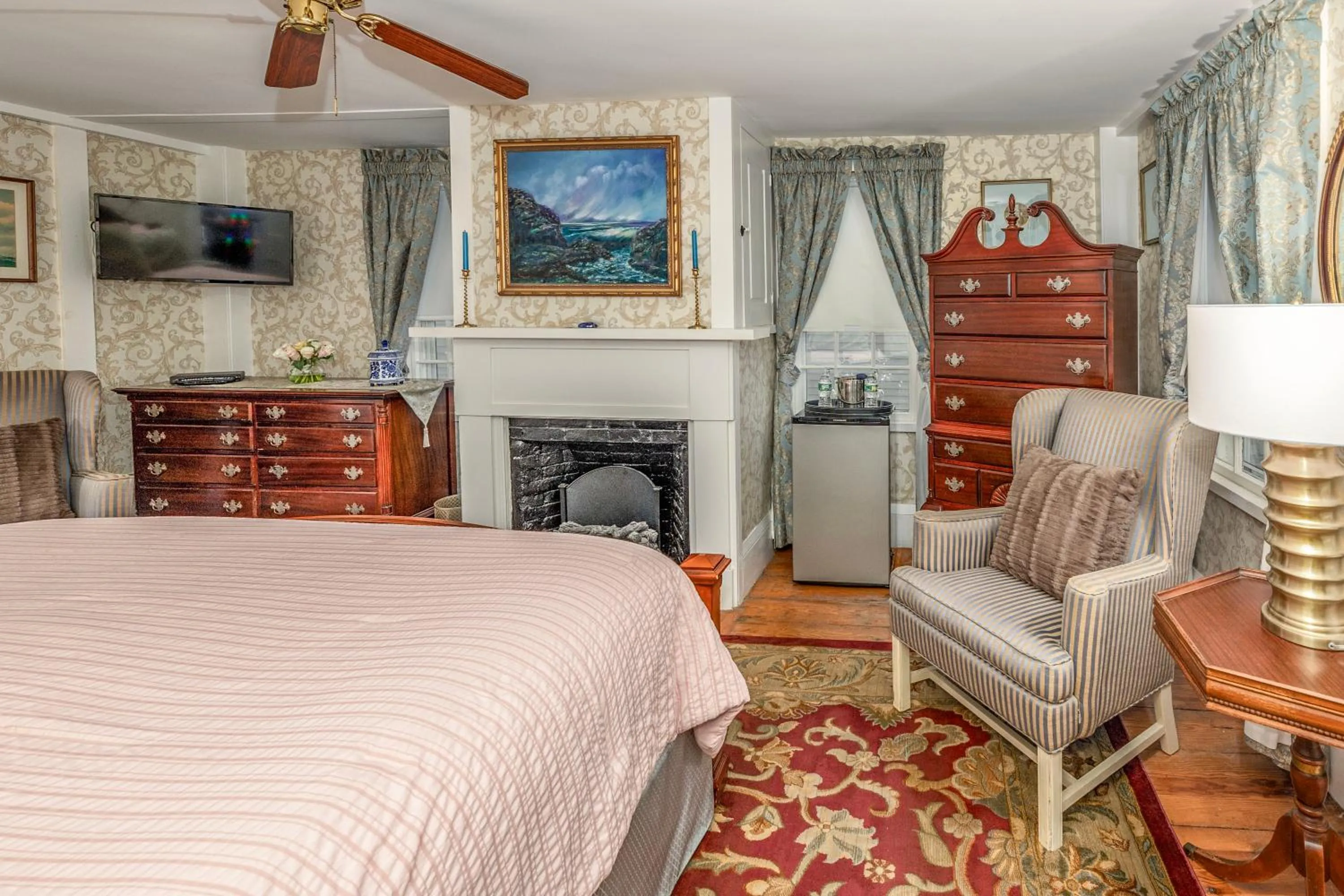 Bed in Holiday Guest House Bed & Breakfast