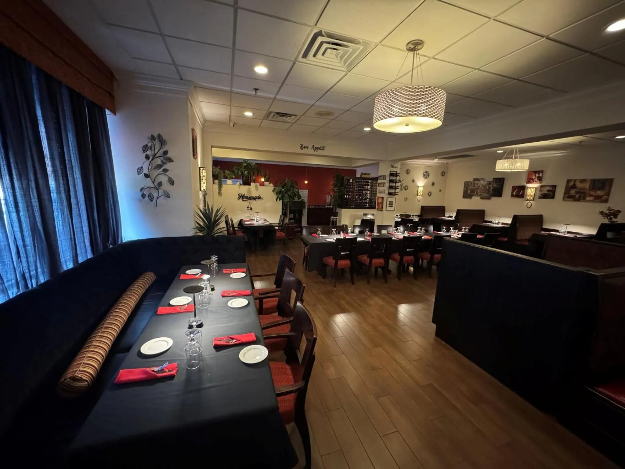 Restaurant/places to eat in Holiday Inn New London by IHG