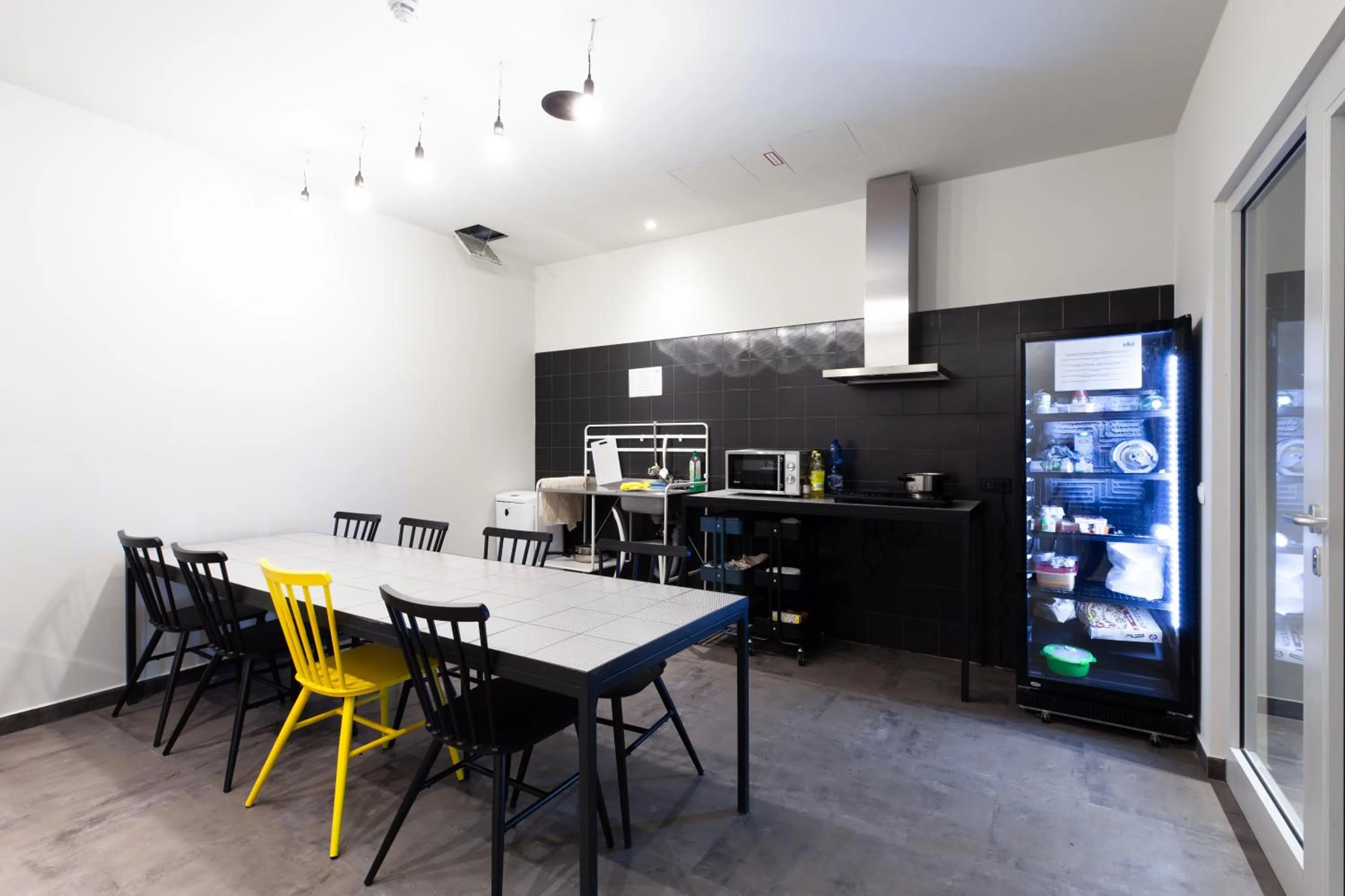 Communal kitchen in a&o Frankfurt Ostend