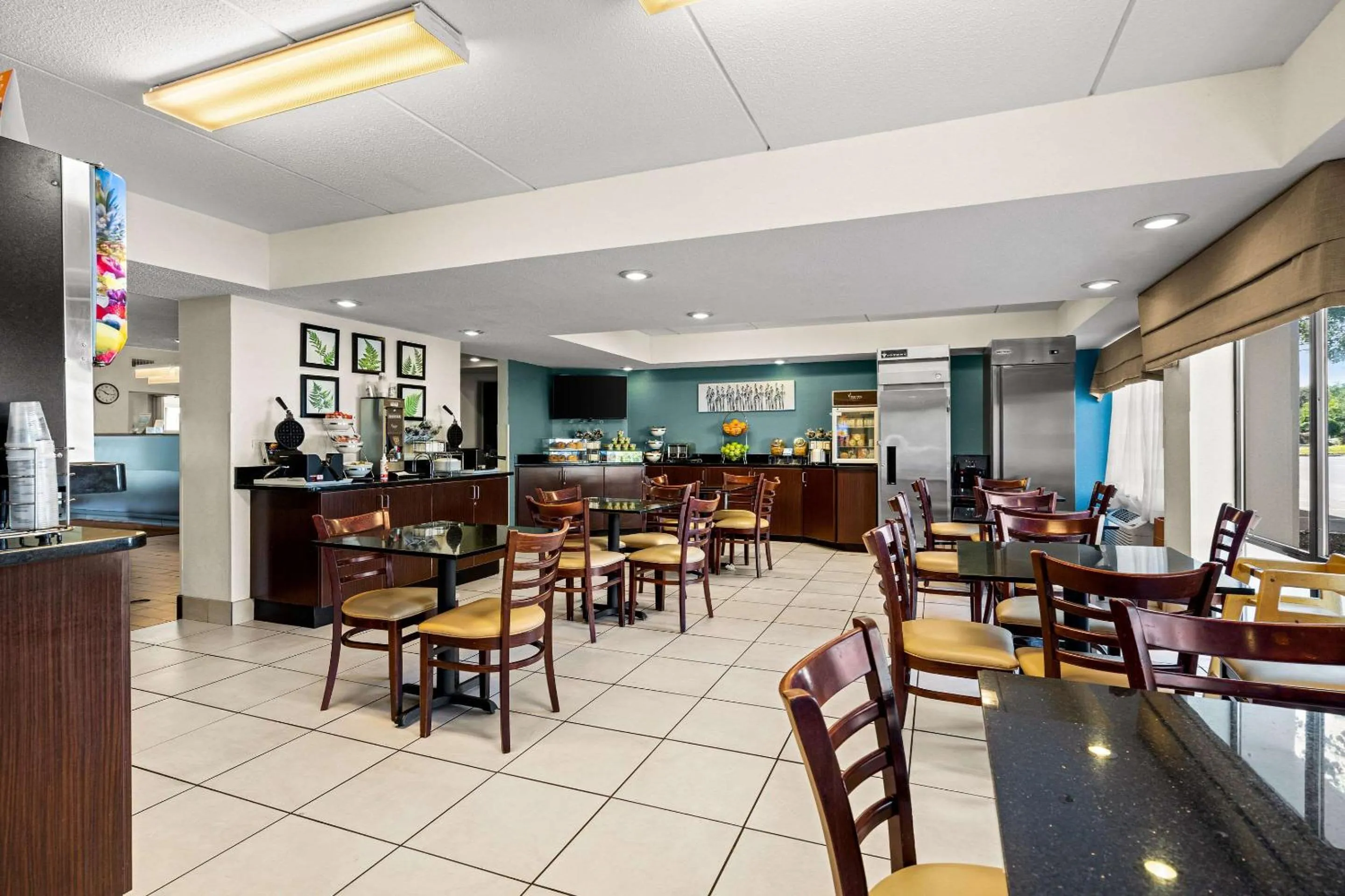 Breakfast in Sleep Inn Wilmington near University