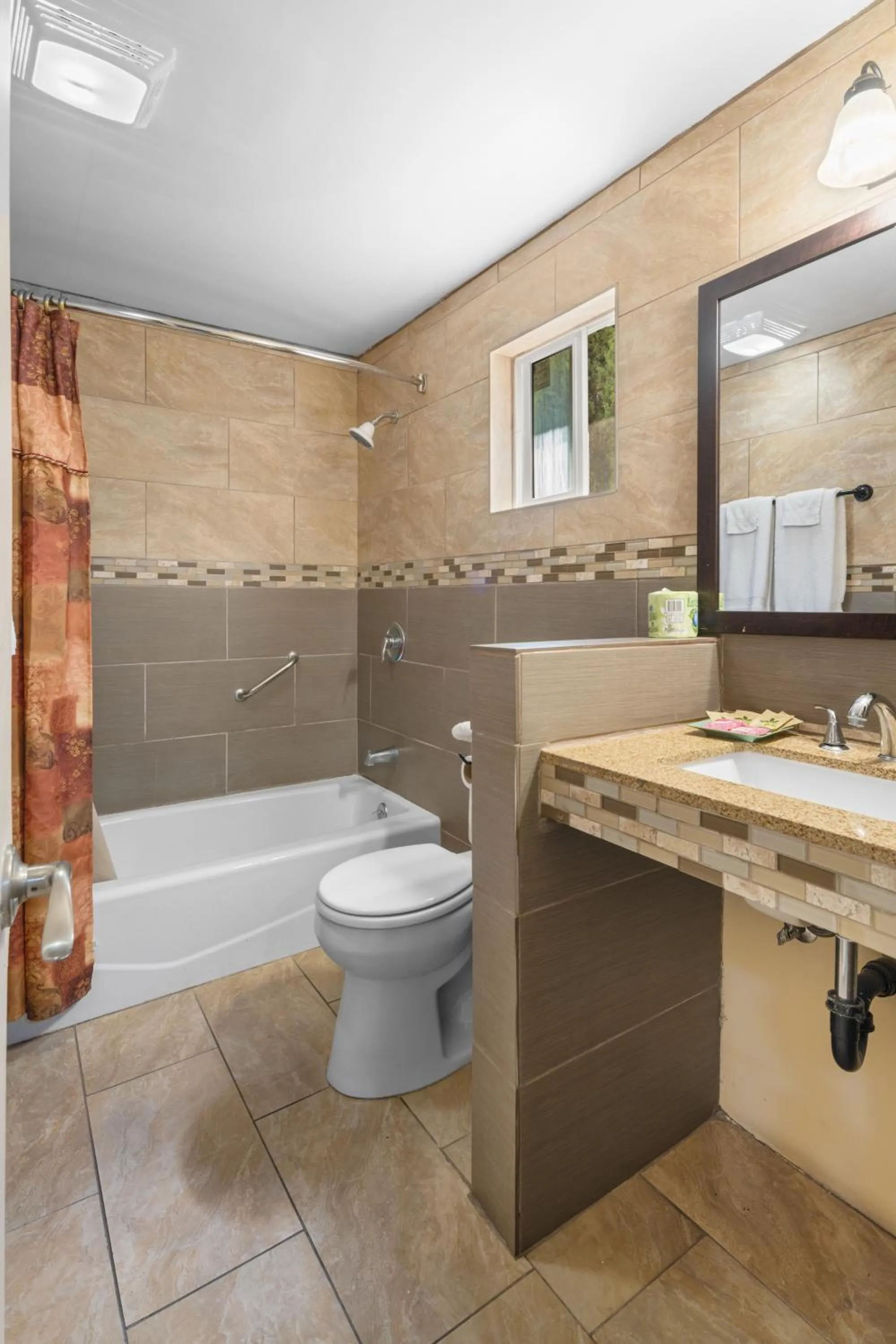 Sky Palm Motel - Orange