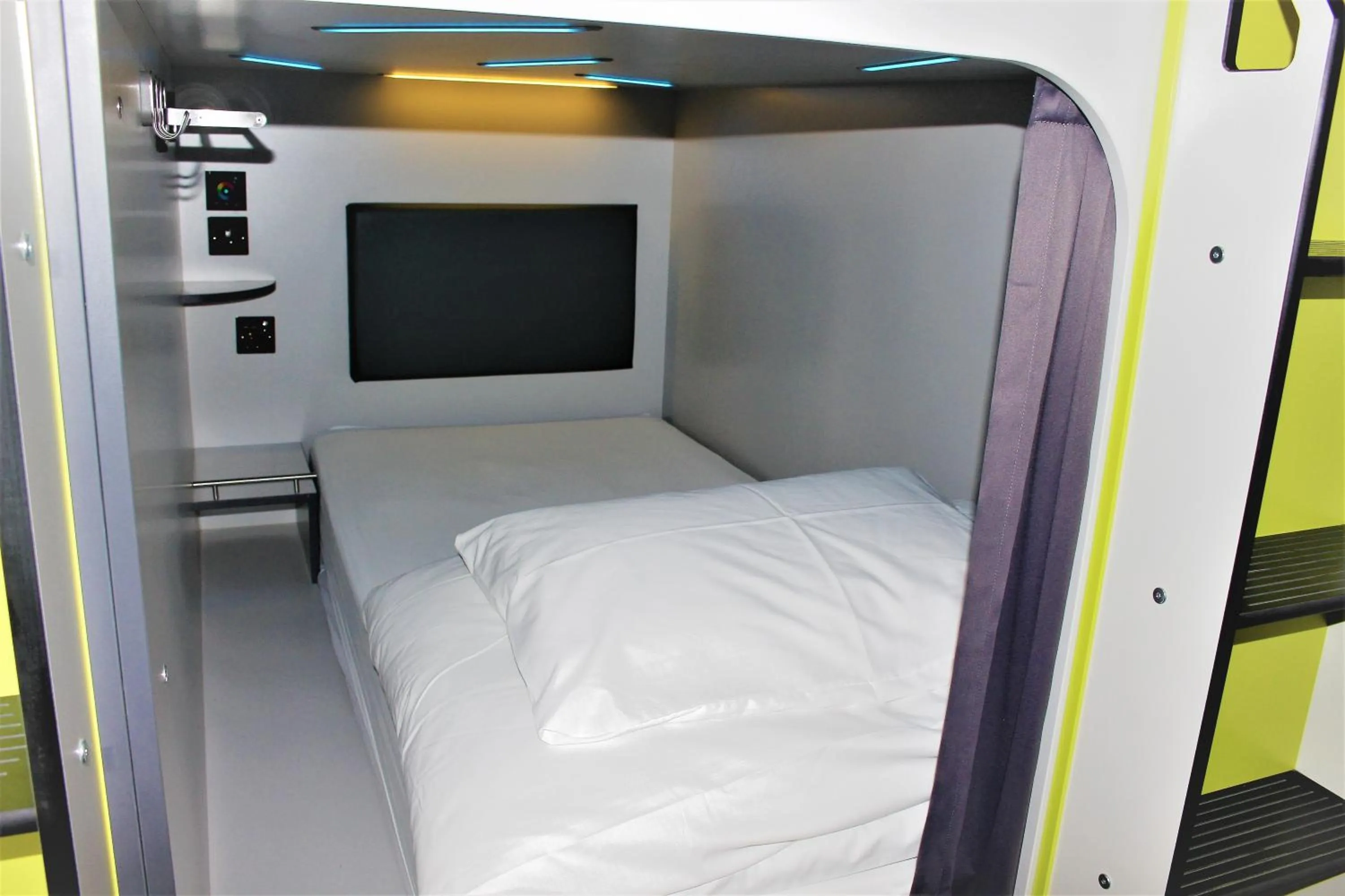 Bed in Kick Ass Grassmarket (18+)