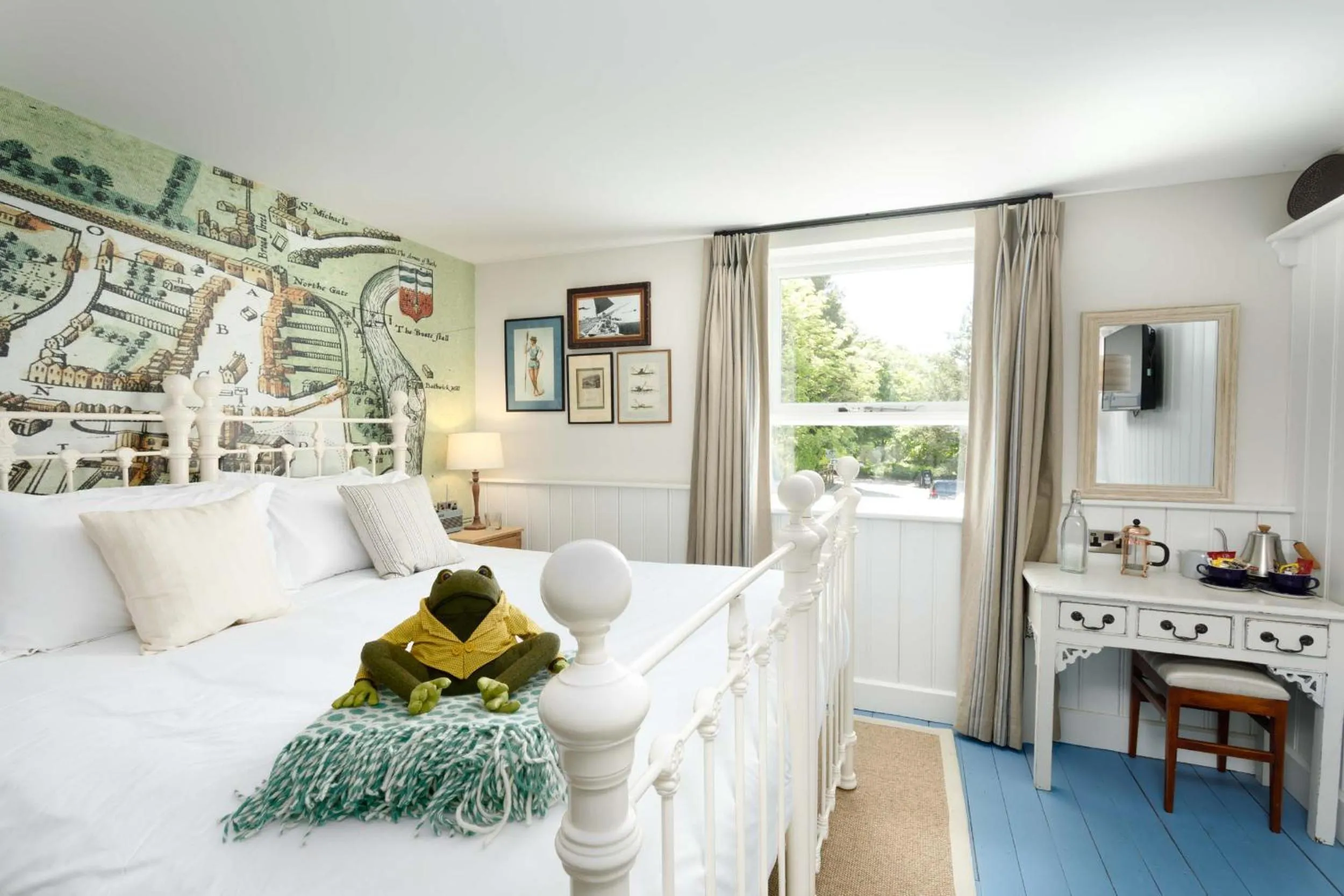 Bedroom, Bed in The Boathouse