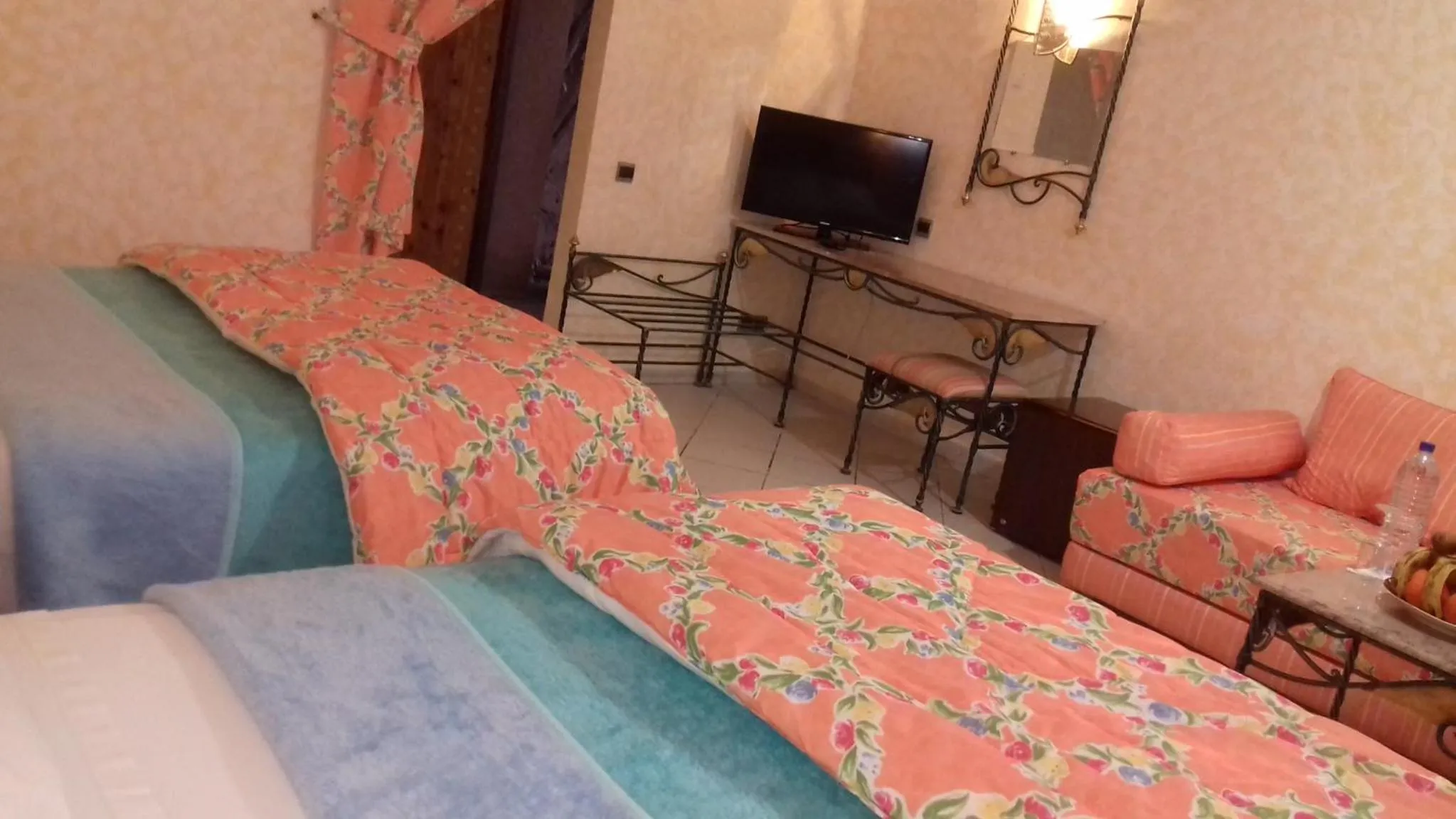 Communal lounge/ TV room, Bed in Belere Arfoud