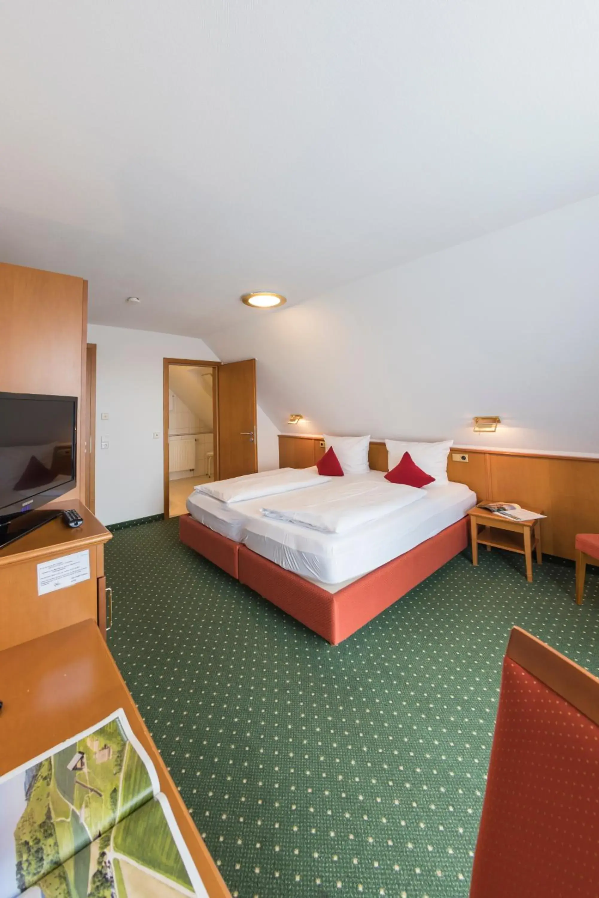 Deluxe Double or Twin Room - single occupancy in Widmann's Löwen Deluxe Double or Twin Room - single occupancy in Widmann's Löwen