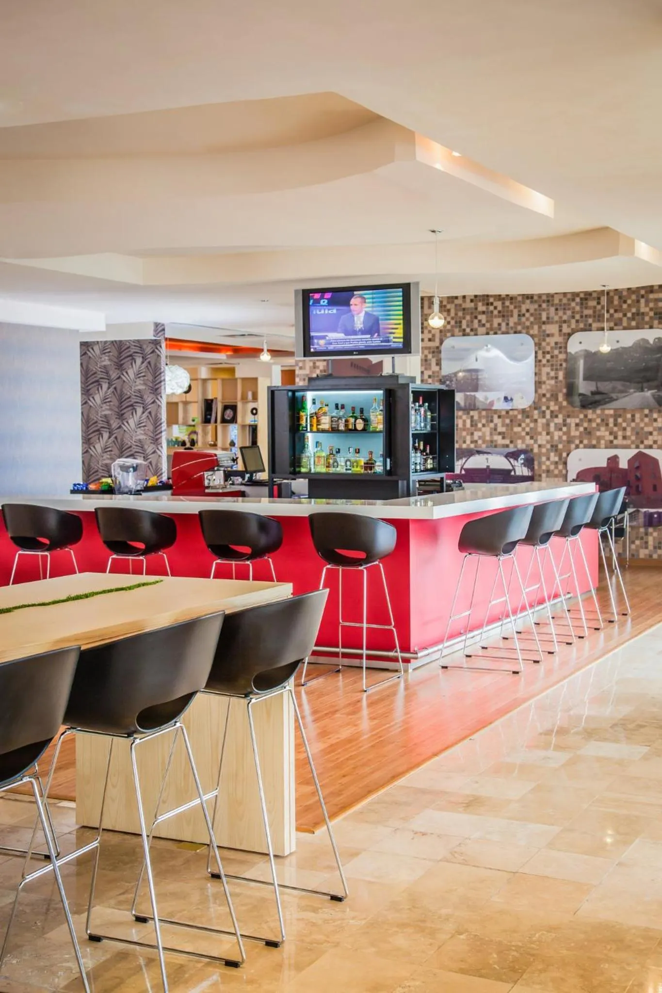 Lounge or bar in Fiesta Inn Monterrey Fundidora