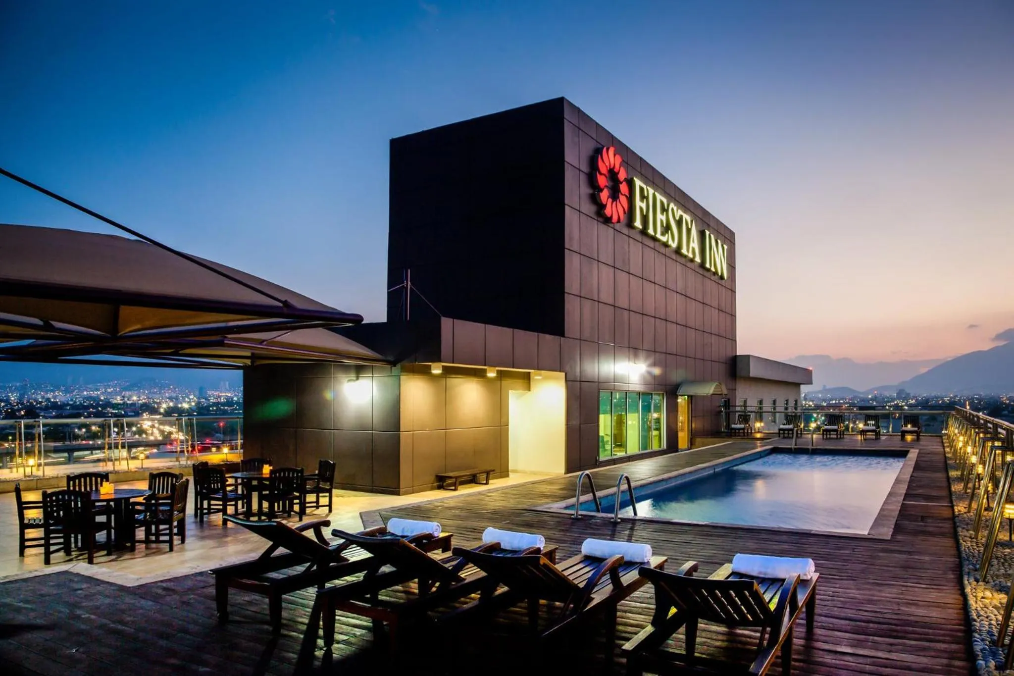 Property building in Fiesta Inn Monterrey Fundidora