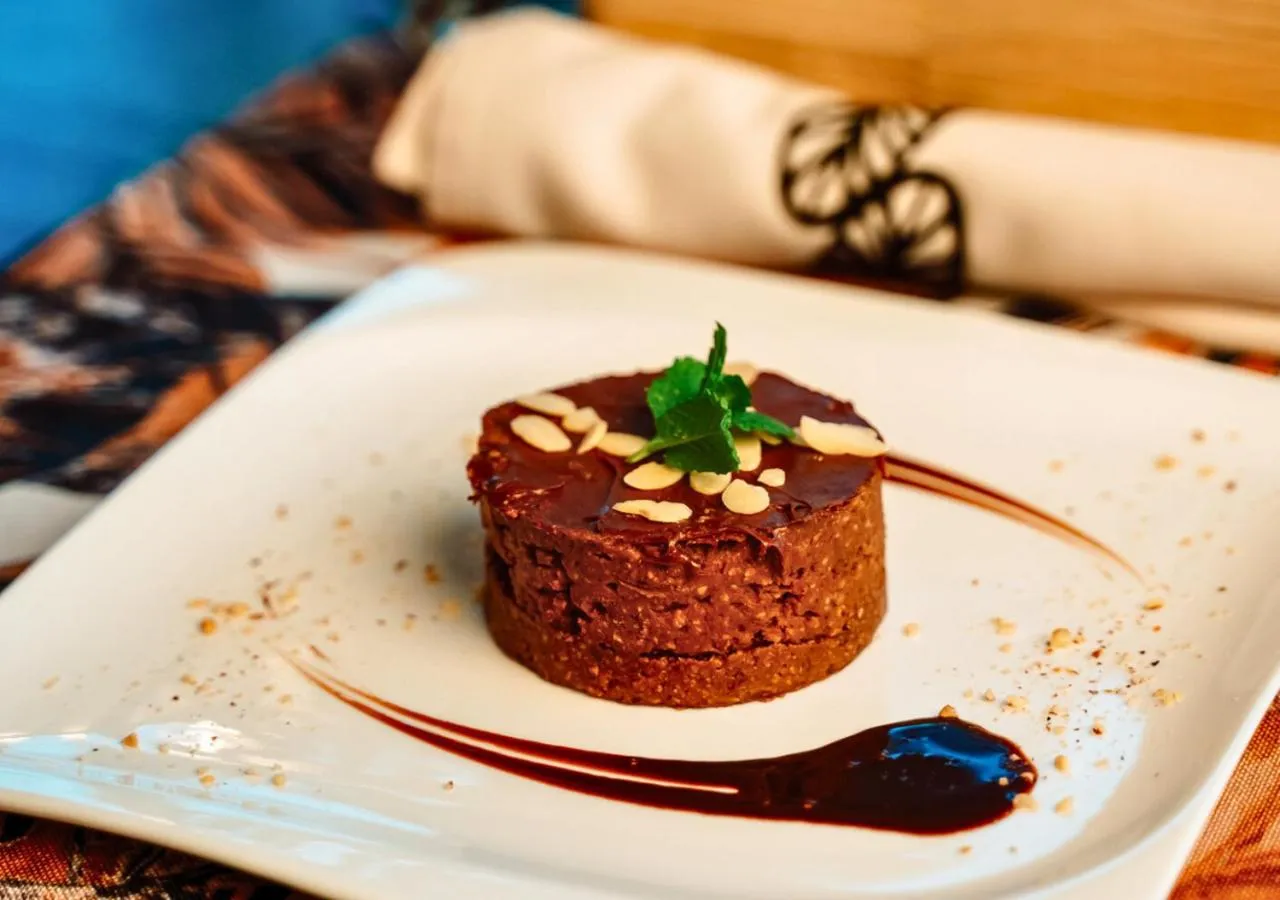 Restaurant/places to eat in Hotel Marina