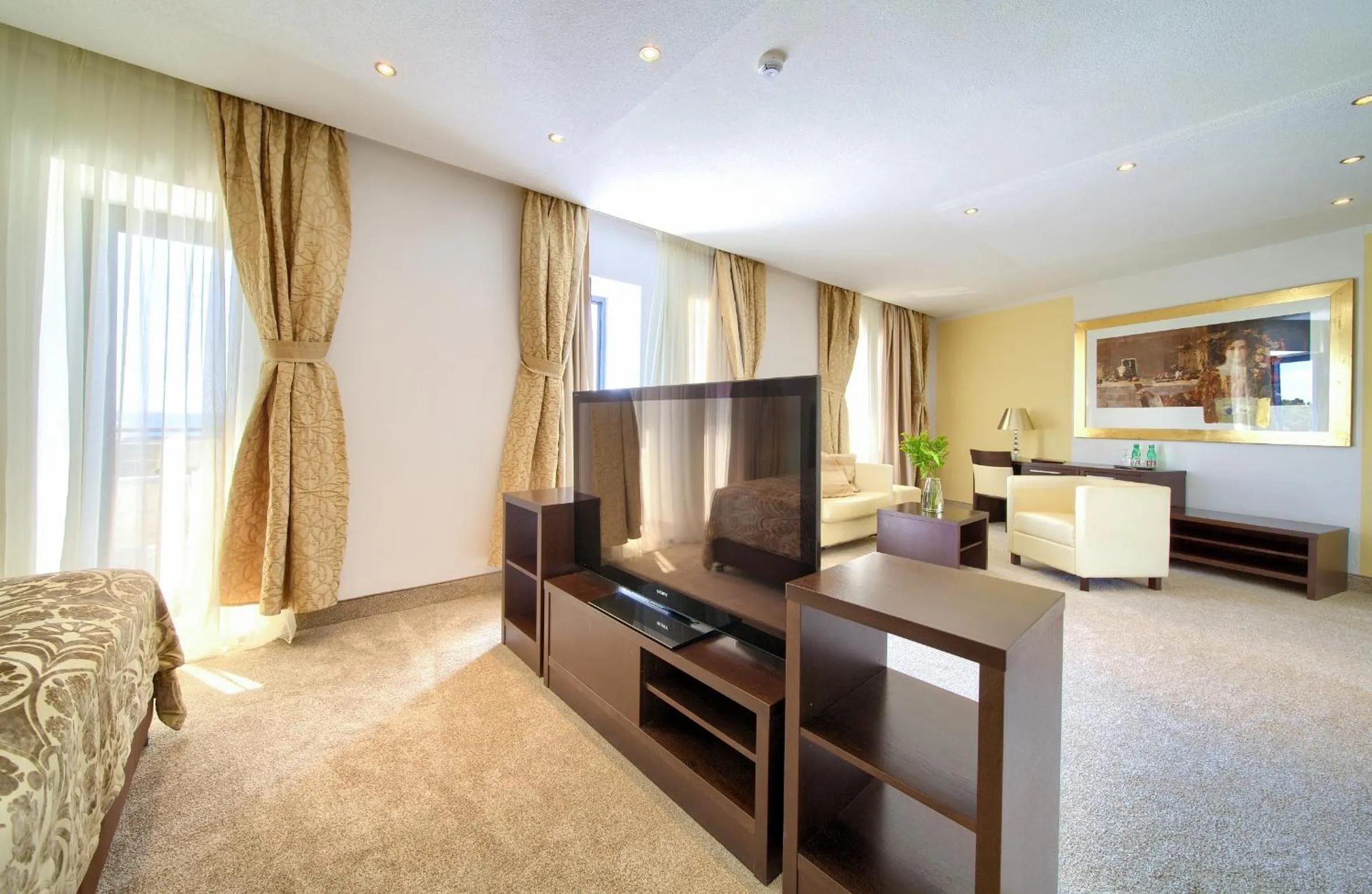 TV and multimedia in Hotel Marina